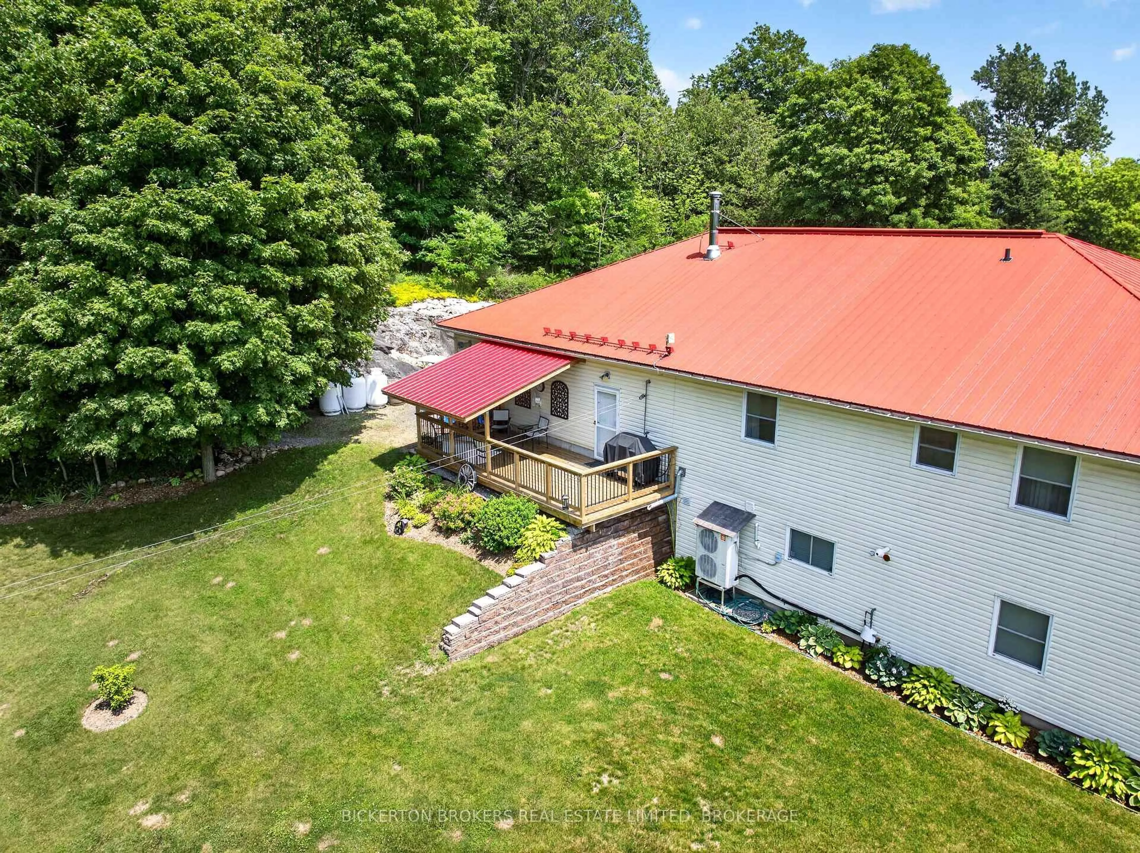 A pic from outside/outdoor area/front of a property/back of a property/a pic from drone, unknown for 224 Big Hill Rd, Leeds and the Thousand Islands Ontario K0H 2N0
