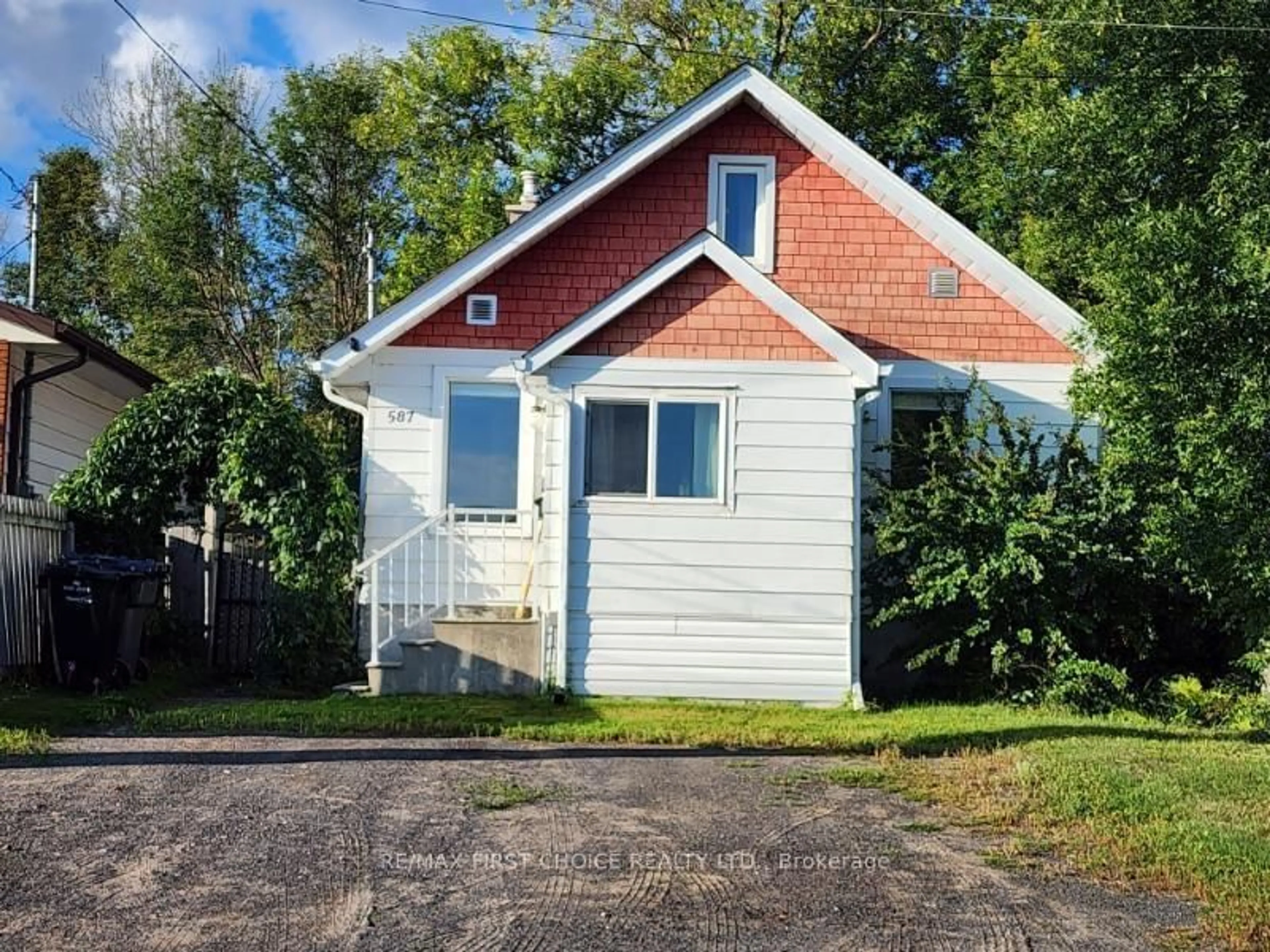 Shed for 587 Tupper St, Thunder Bay Ontario P7A 4A1