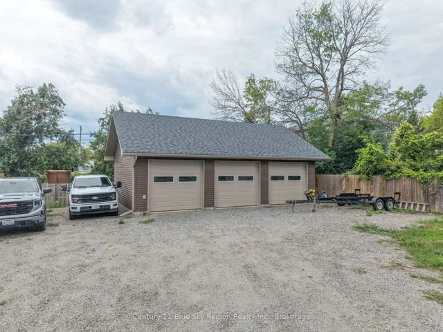 577 Douglas St, North Bay 2