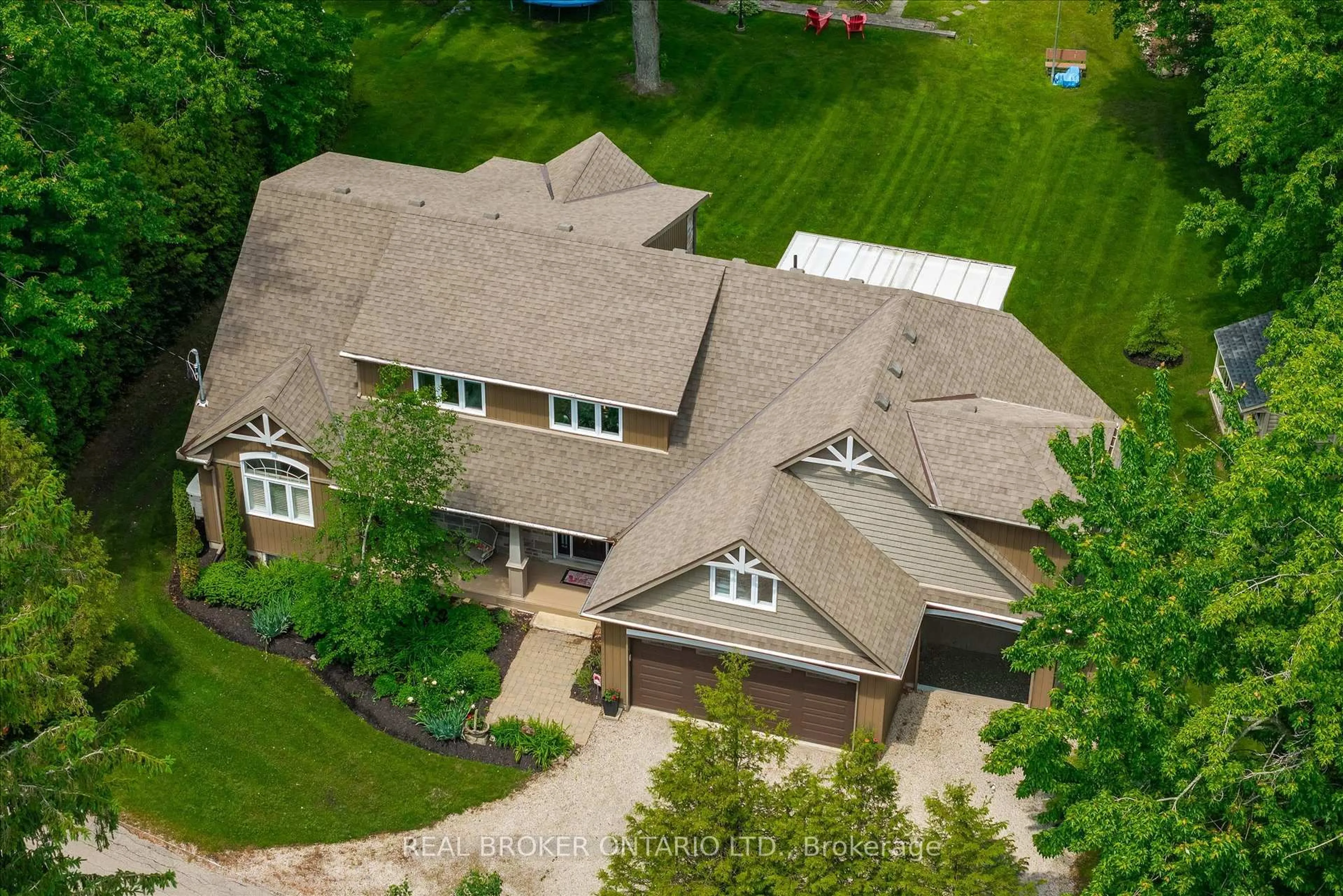 A pic from outside/outdoor area/front of a property/back of a property/a pic from drone, street for 40 Third Line Rd, Centre Wellington Ontario N1M 2W4