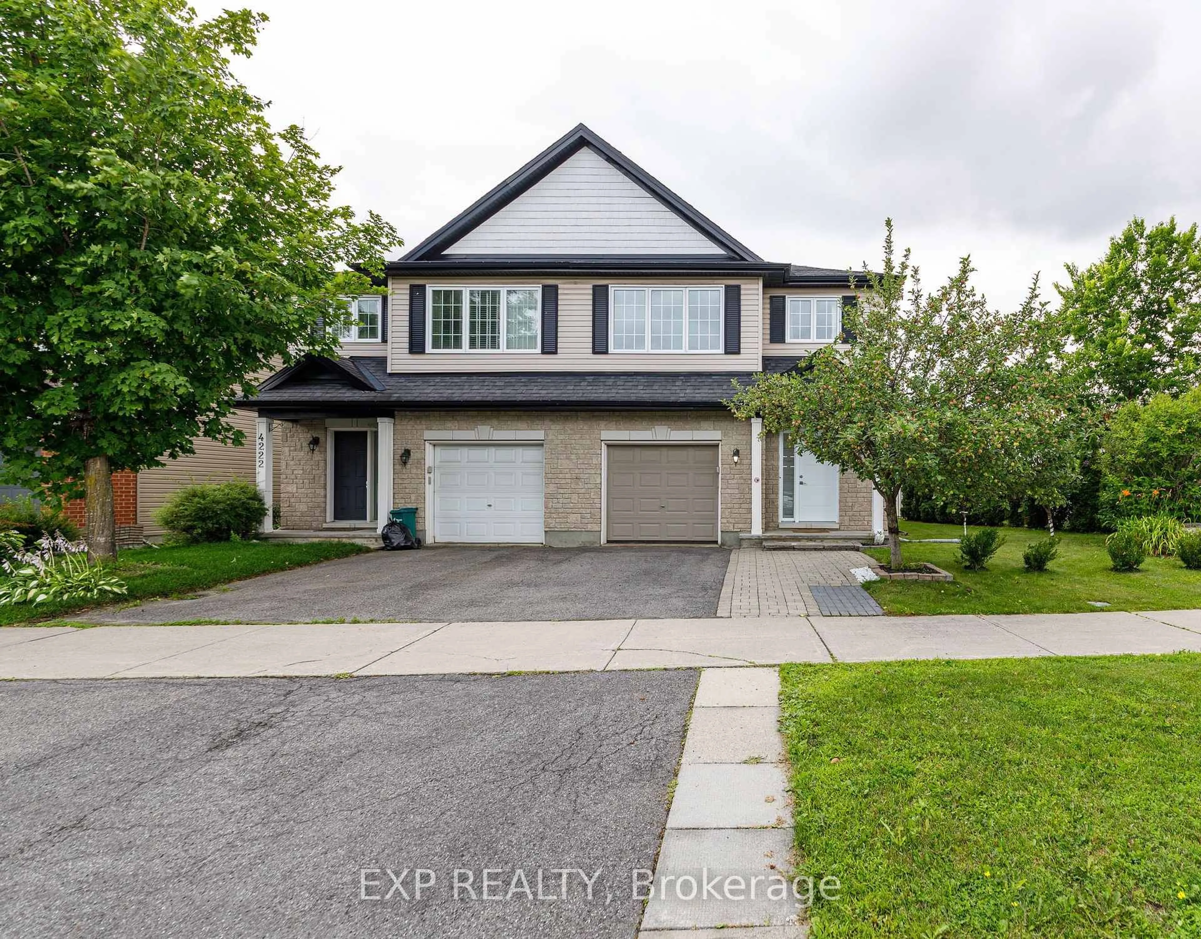 A pic from outside/outdoor area/front of a property/back of a property/a pic from drone, street for 4220 Kelly Farm Dr, Ottawa Ontario K1T 0A5