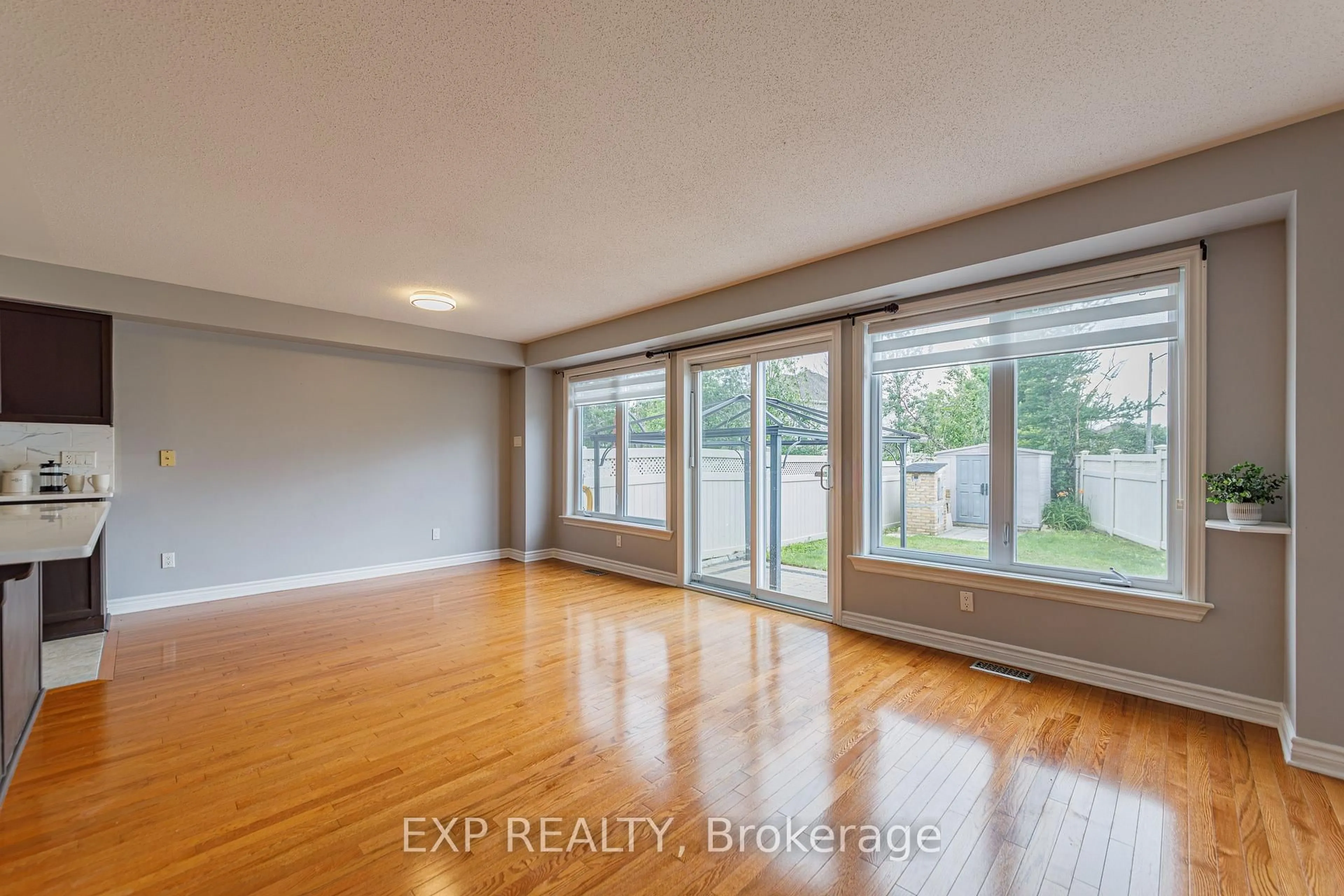 A pic of a room for 4220 Kelly Farm Dr, Ottawa Ontario K1T 0A5