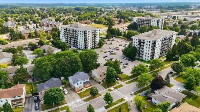33 Ashley Cres, London South 2