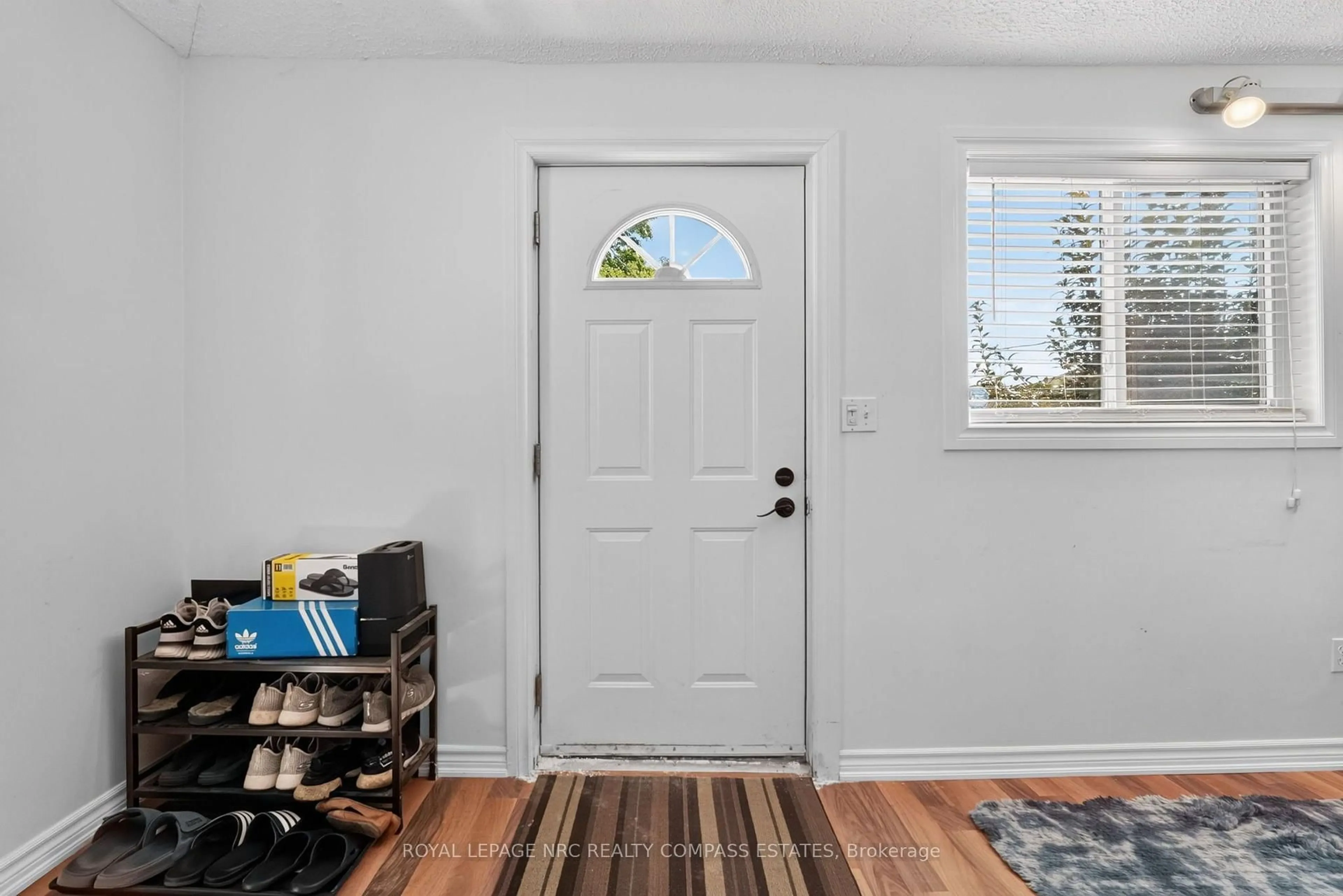 Indoor entryway for 8 David St, St. Catharines Ontario L2S 1C2