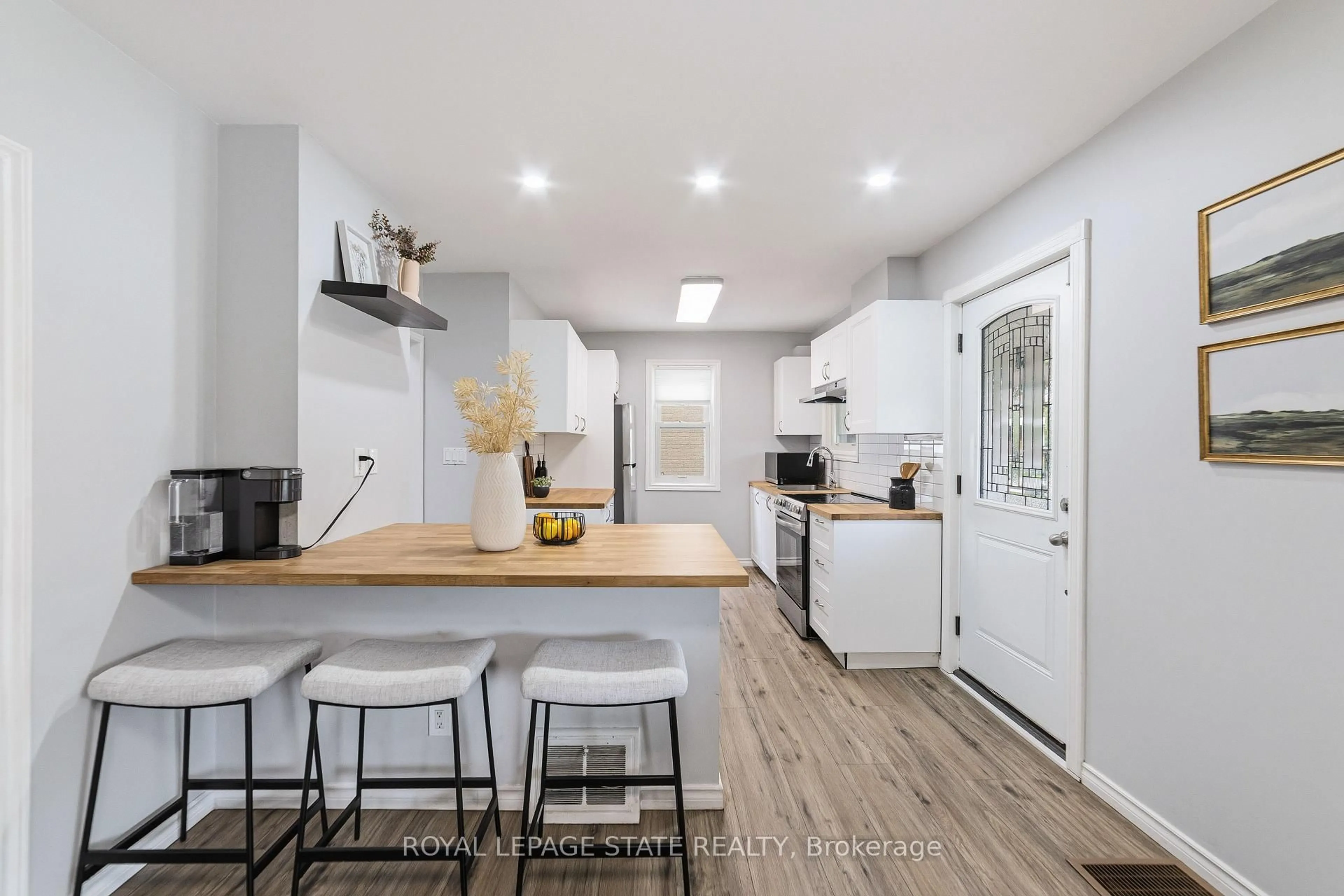Open concept kitchen, unknown for 197 East 12th St, Hamilton Ontario L9A 3X5