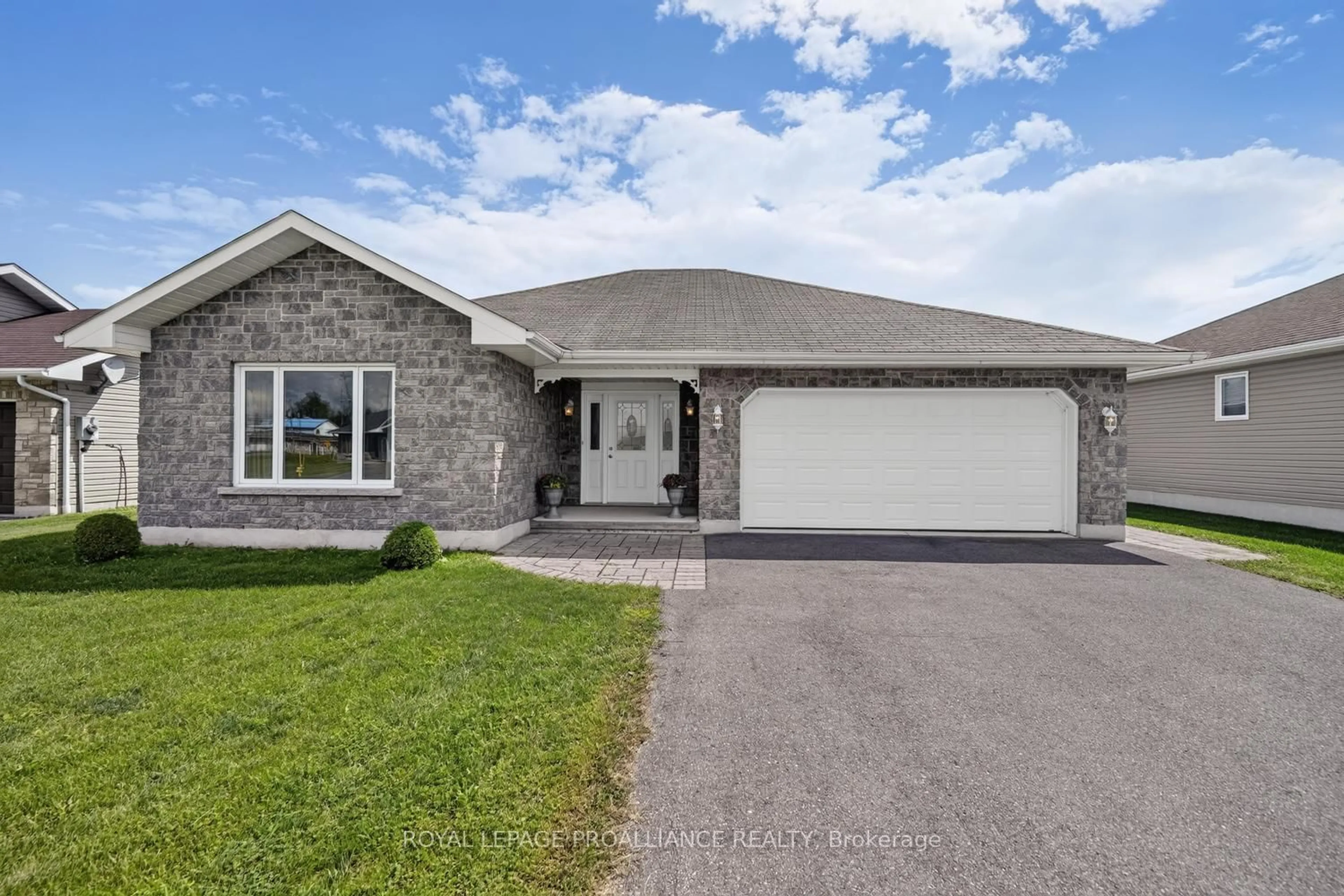 Home with brick exterior material, street for 10726 West End Terr, South Dundas Ontario K0E 1K0