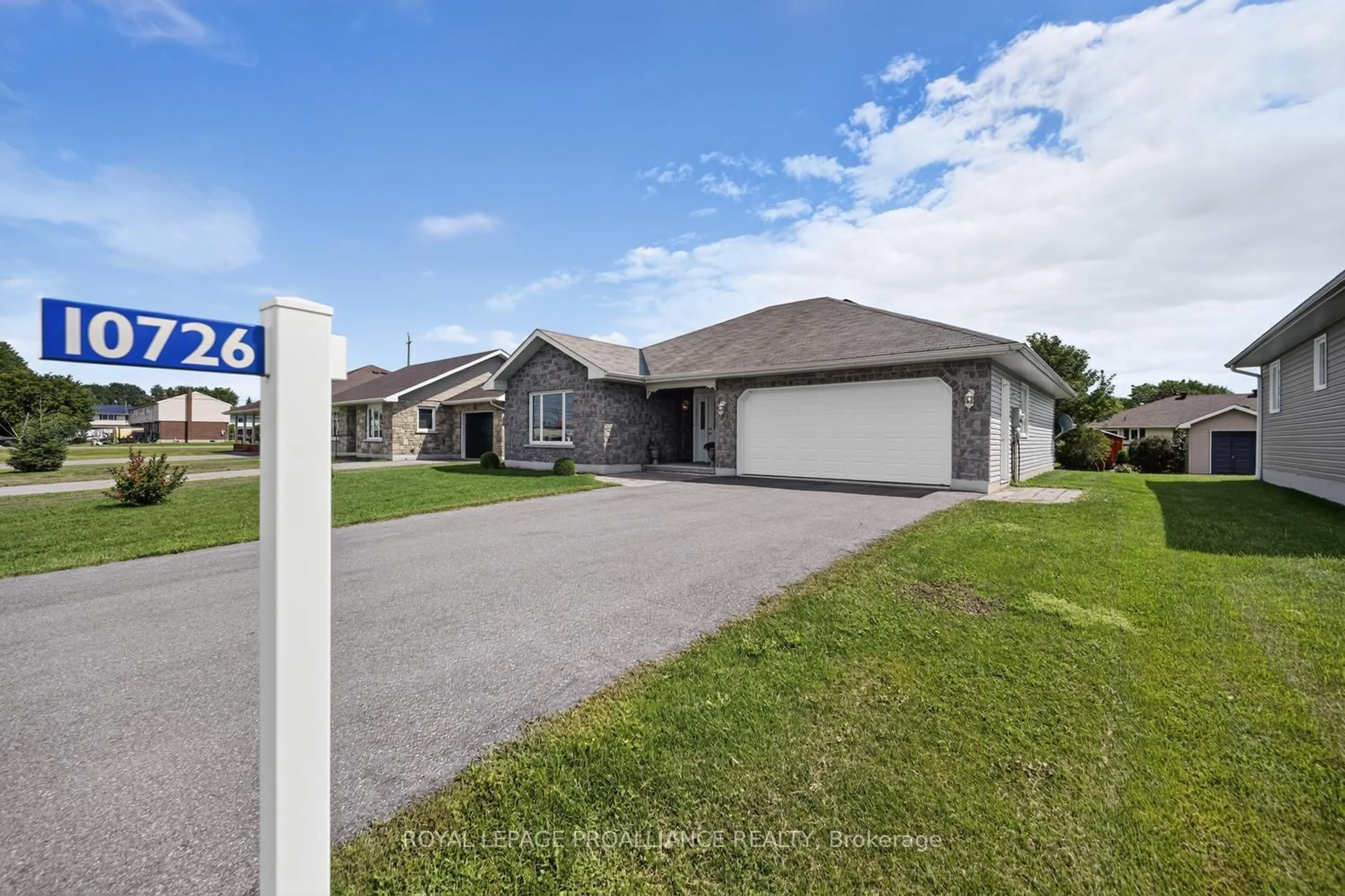 A pic from outside/outdoor area/front of a property/back of a property/a pic from drone, street for 10726 West End Terr, South Dundas Ontario K0E 1K0