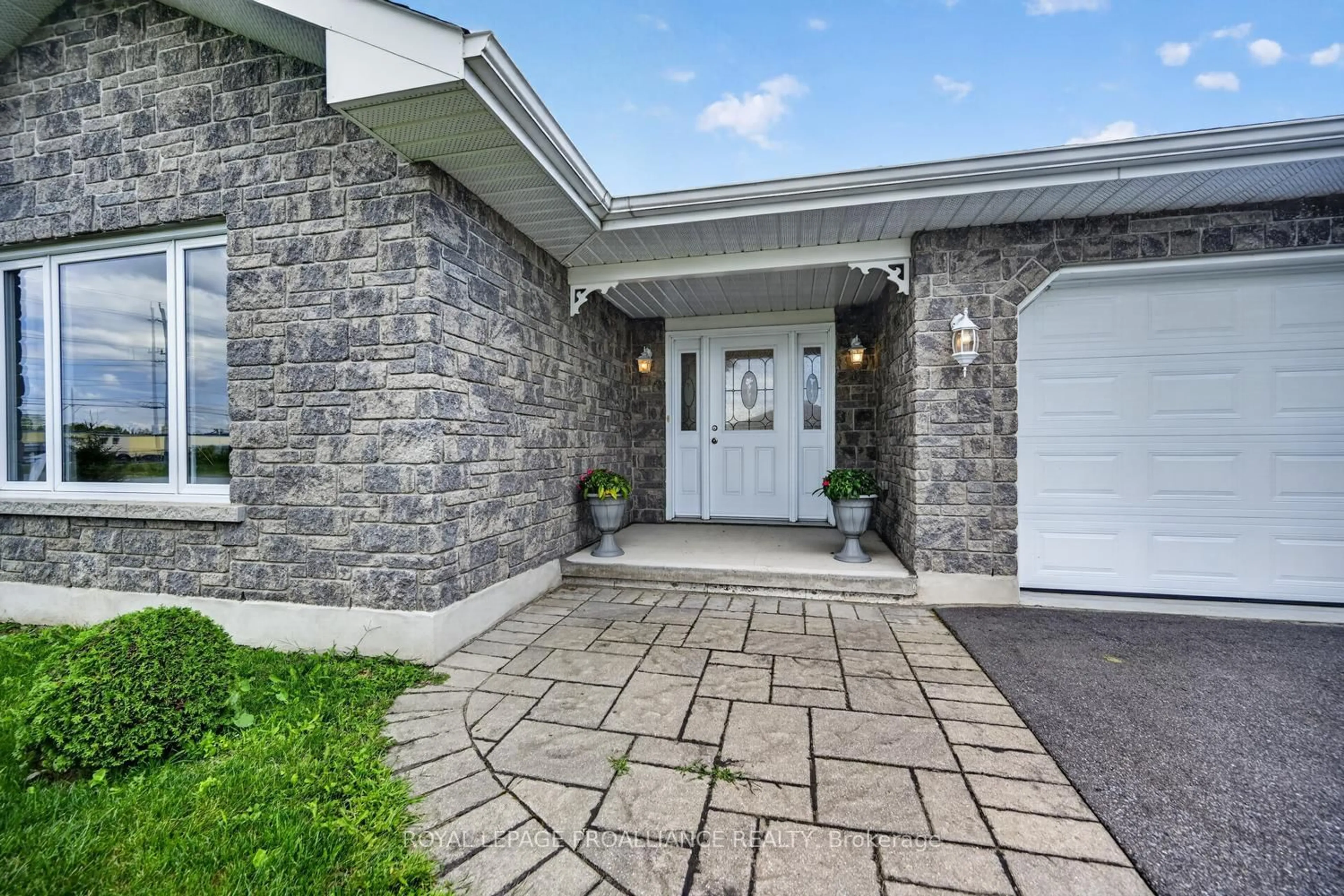 Home with brick exterior material, street for 10726 West End Terr, South Dundas Ontario K0E 1K0