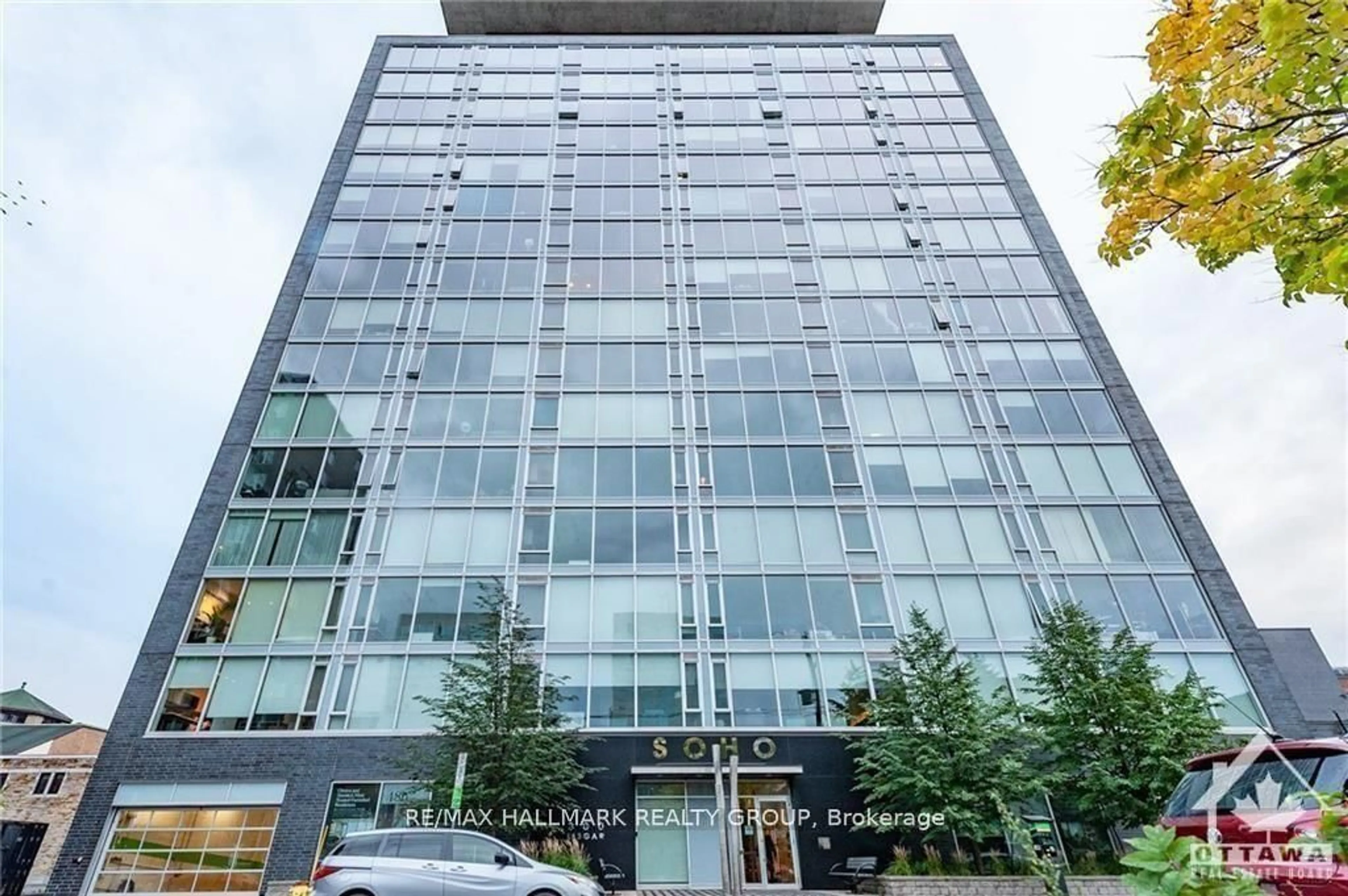 Indoor foyer for 300 Lisgar St #1105, Ottawa Ontario K2P 0E2