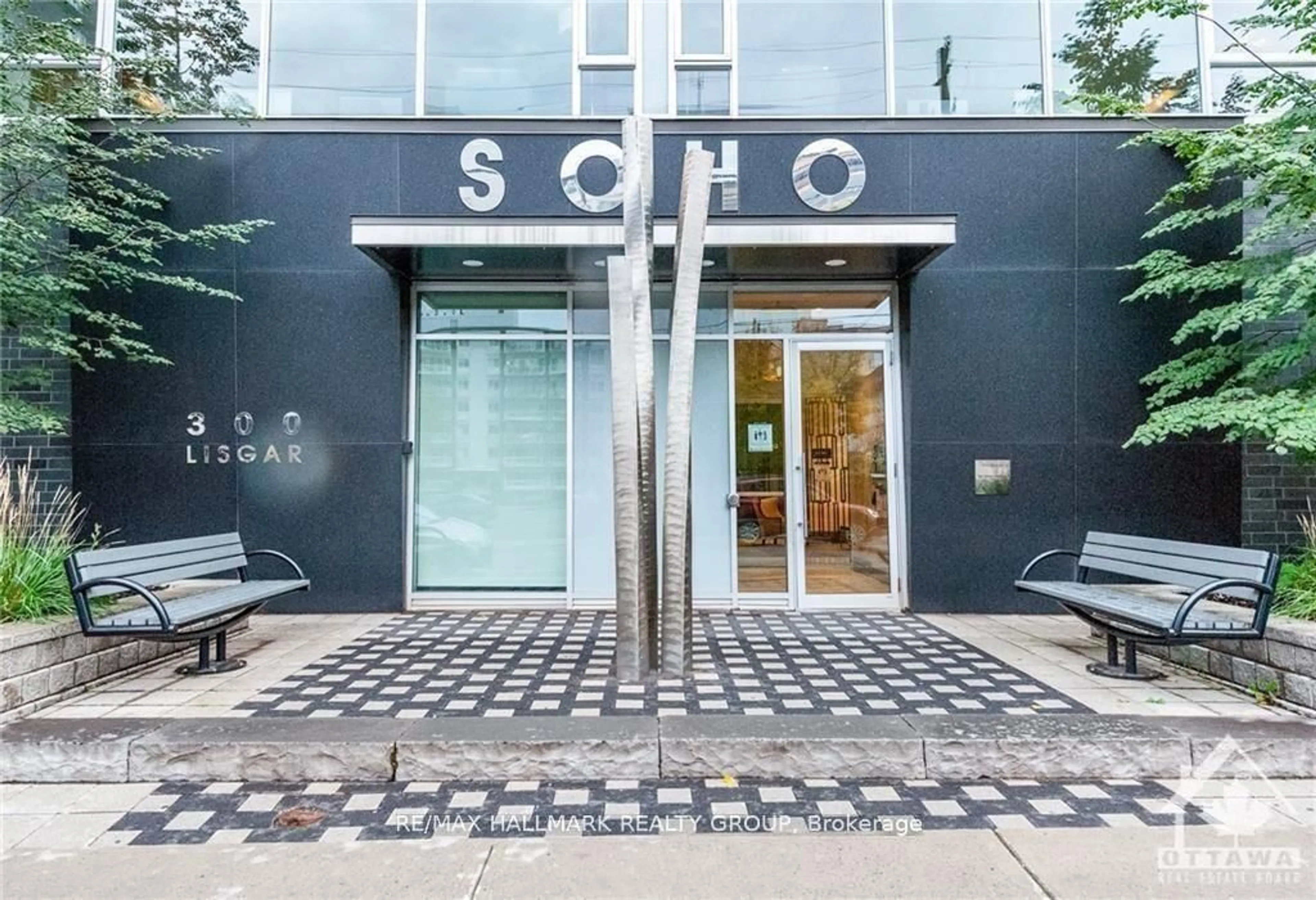 Patio, building for 300 Lisgar St #1105, Ottawa Ontario K2P 0E2
