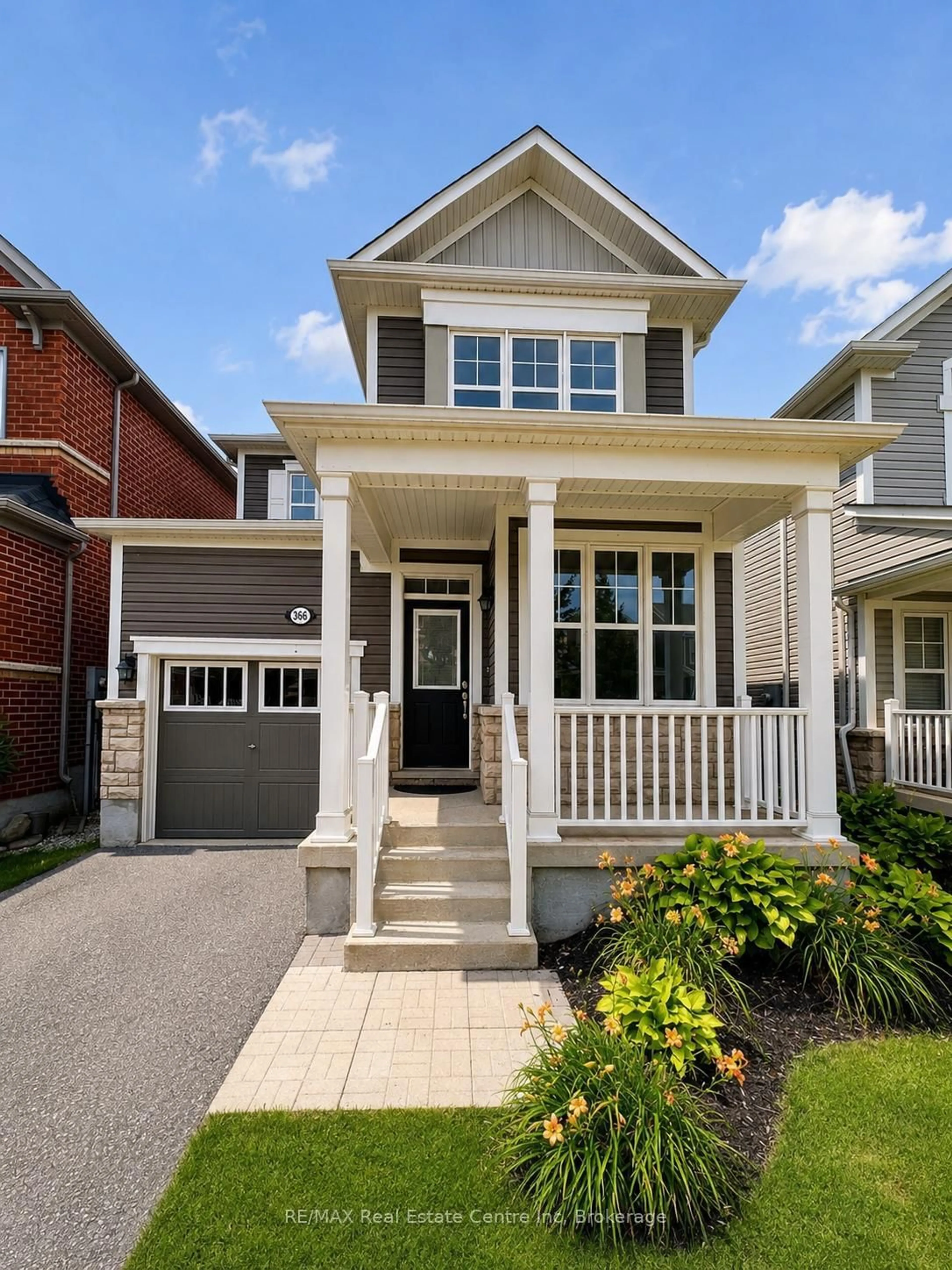 Home with vinyl exterior material, street for 366 Apple Hill Cres Cres, Kitchener Ontario N2R 0E8