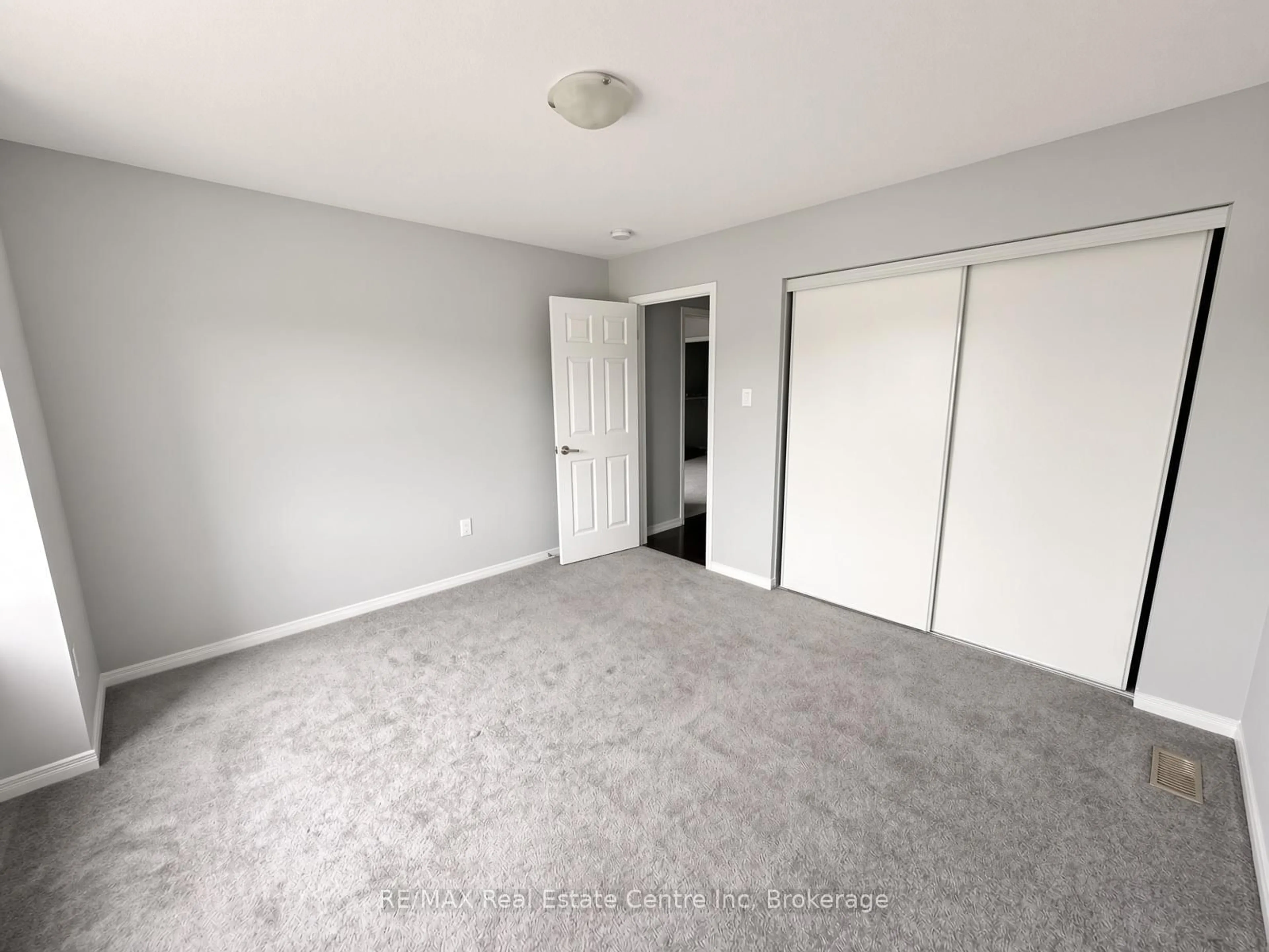A pic of a room for 366 Apple Hill Cres, Kitchener Ontario N2R 0E8