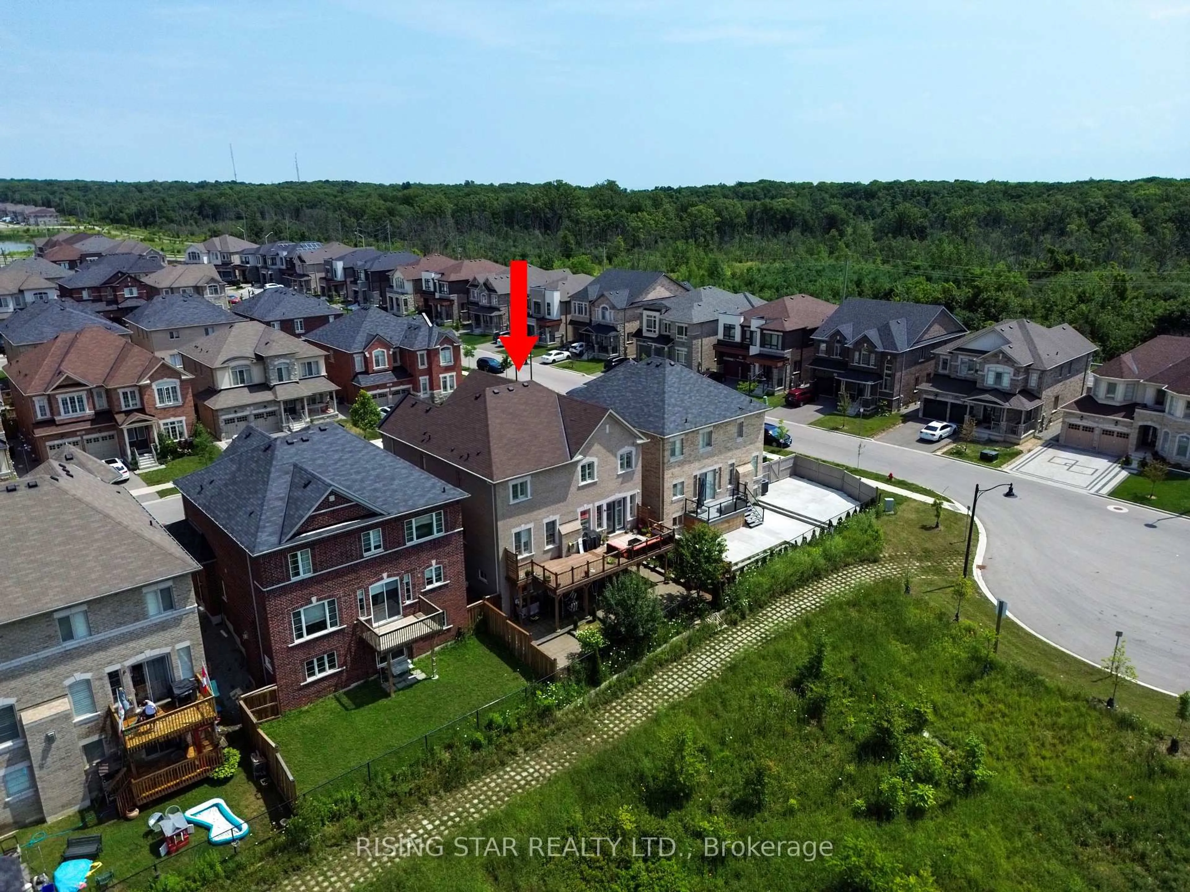 A pic from outside/outdoor area/front of a property/back of a property/a pic from drone, unknown for 60 Golden Hawk Dr, Hamilton Ontario L8B 1W9