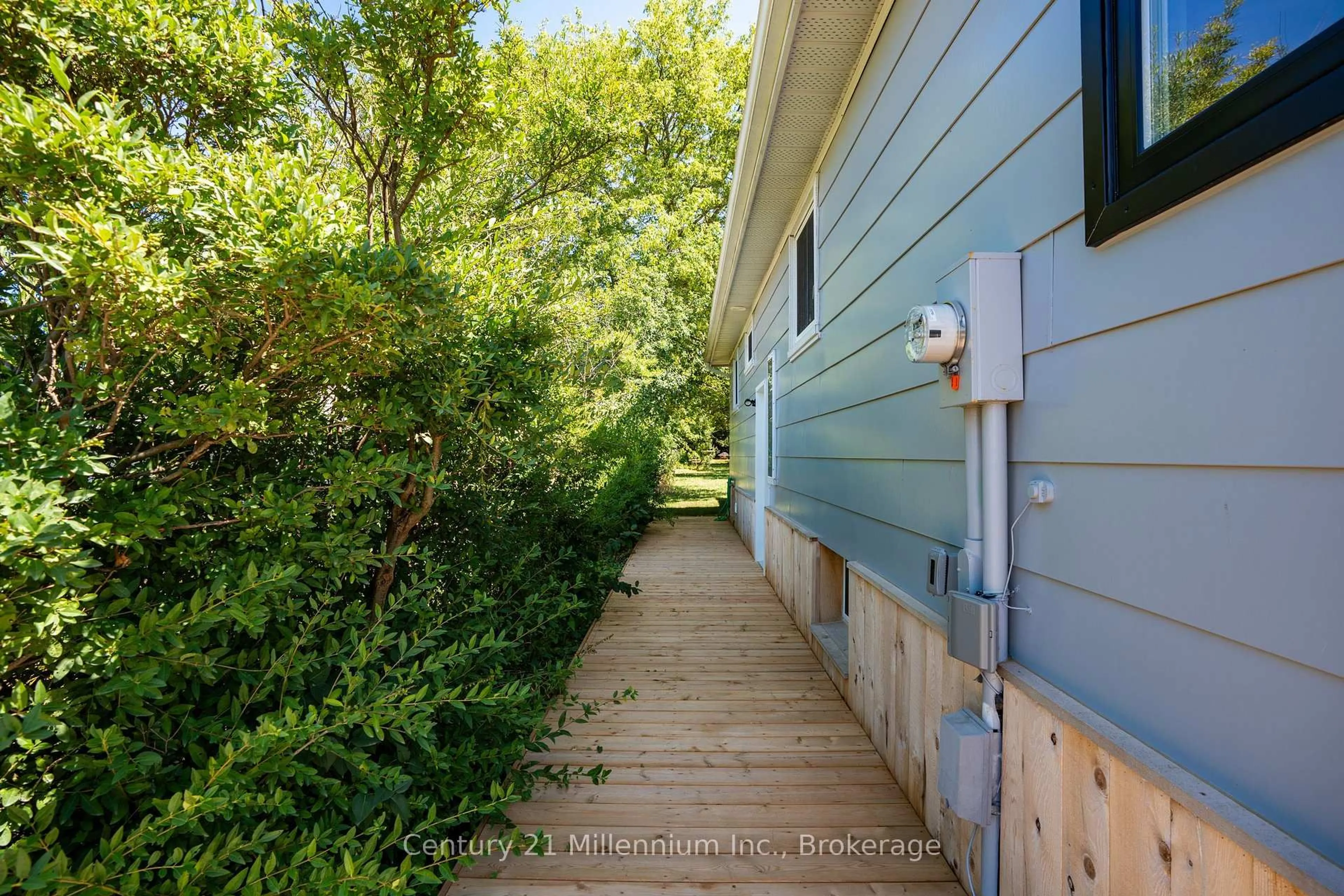 Patio, unknown for 873 9th Ave, Owen Sound Ontario N4K 3E8