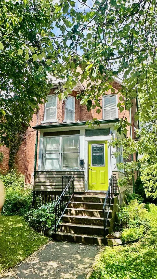 216 Brock St, Gananoque 2