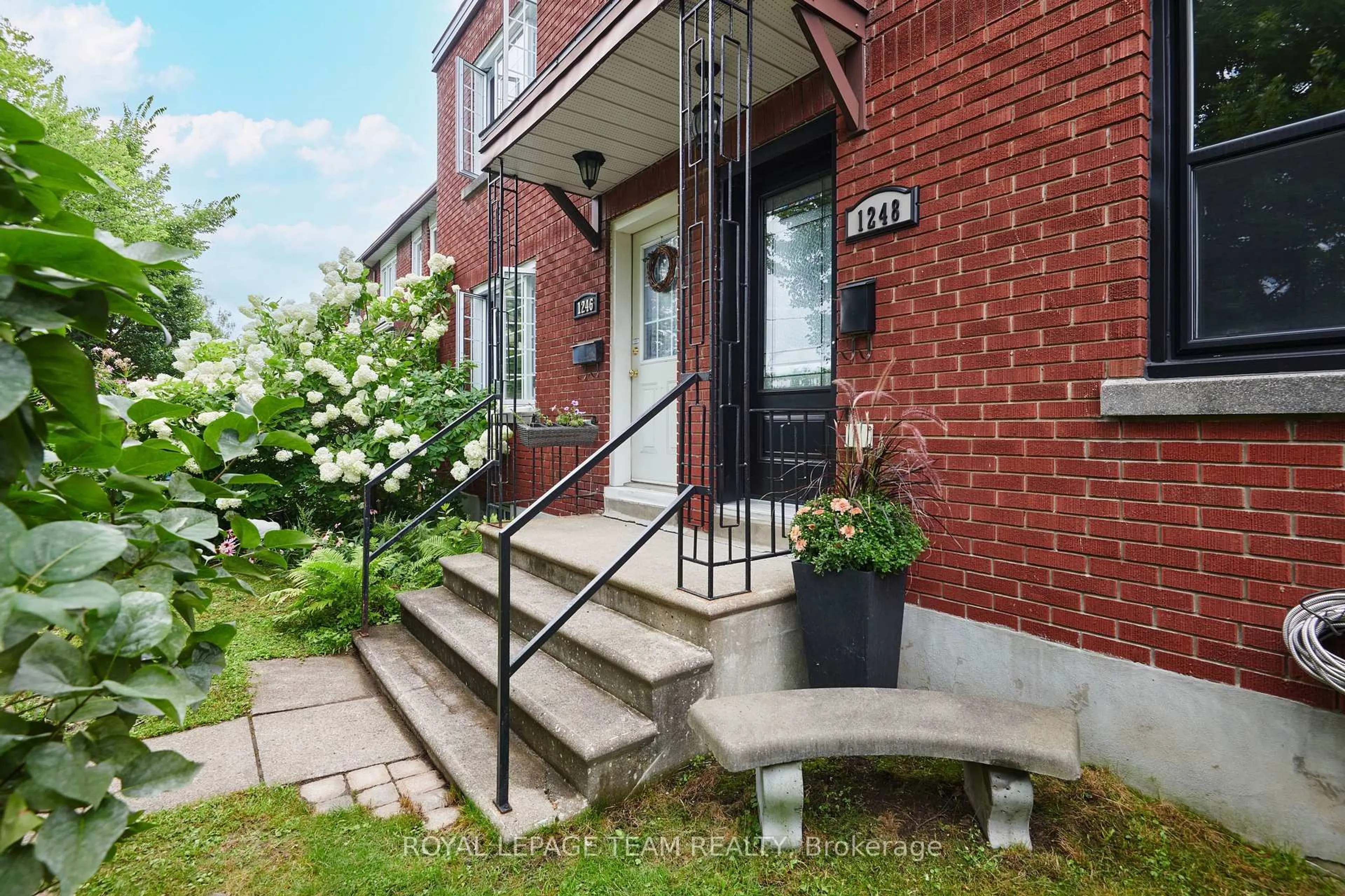Unknown for 1248 Summerville Ave, Ottawa Ontario K1Z 8G5