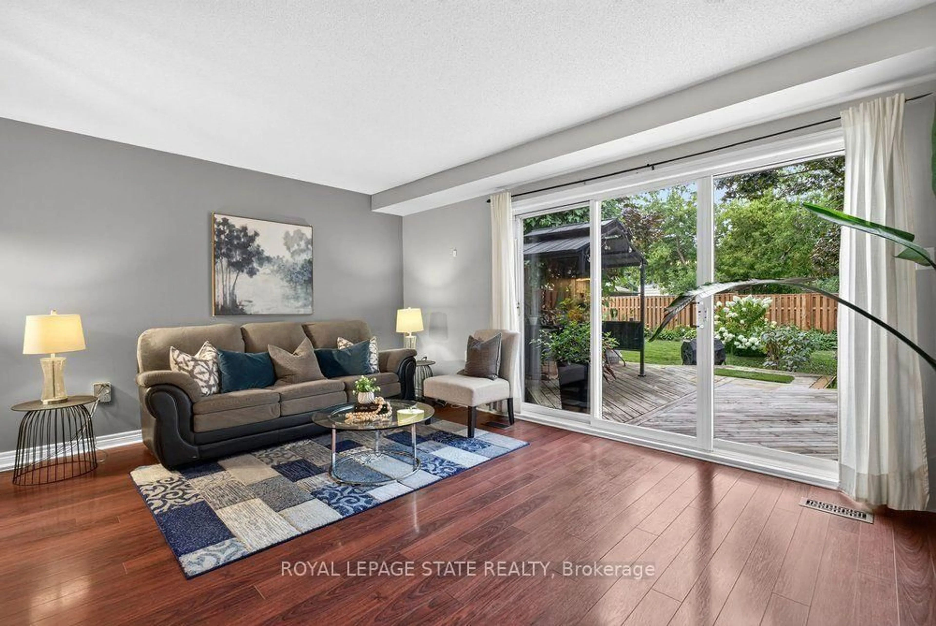 Living room with furniture, unknown for 44 Frances Ave #11, Hamilton Ontario L8E 5V6