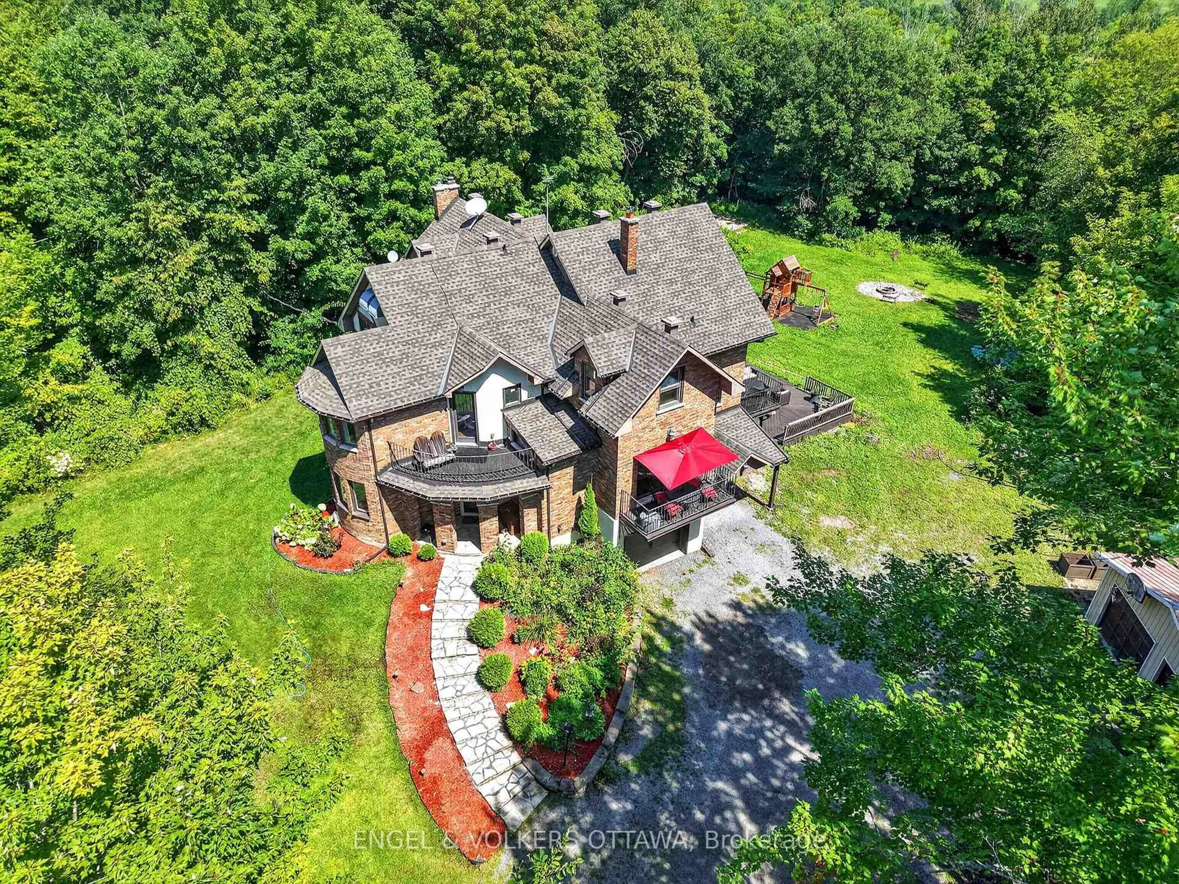 A pic from outside/outdoor area/front of a property/back of a property/a pic from drone, unknown for 3486 Torbolton Ridge Rd, Ottawa Ontario K0A 3M0