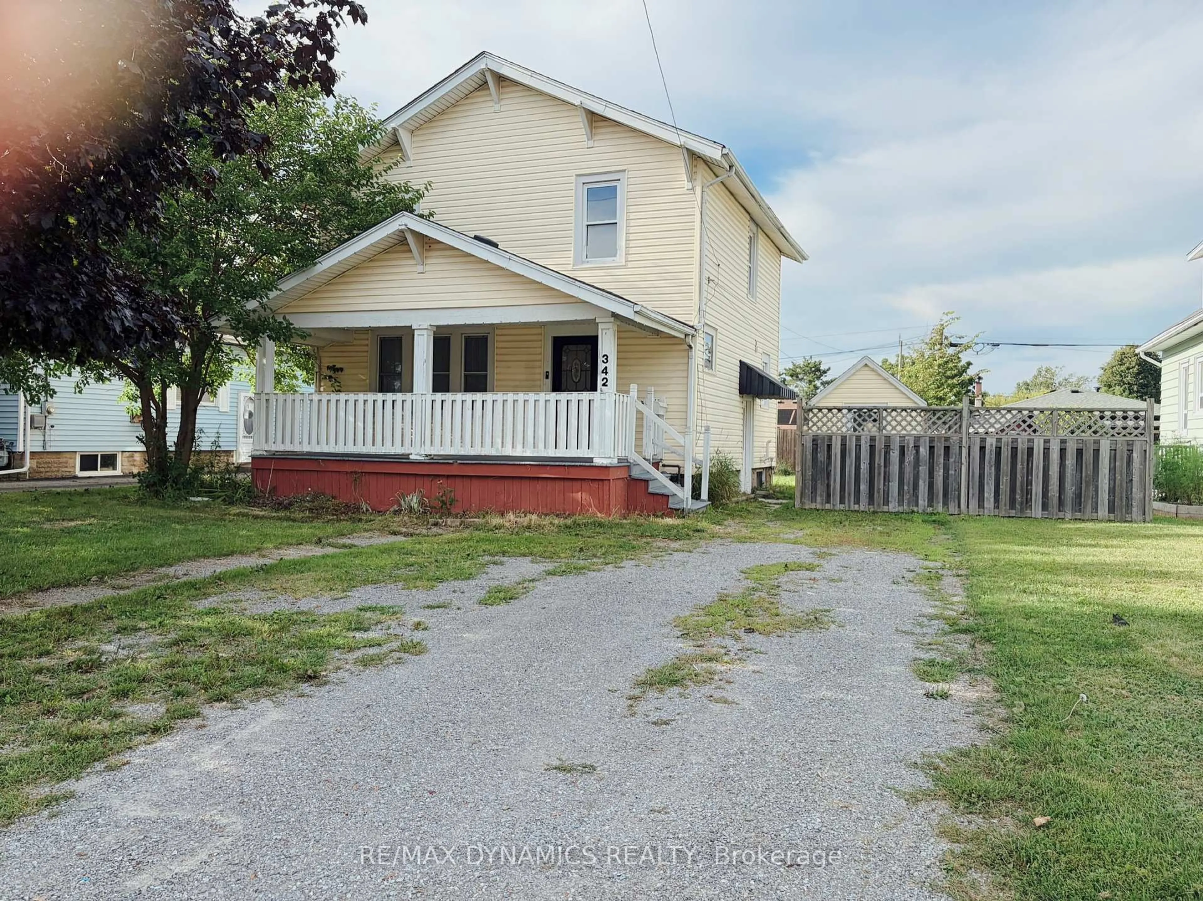 A pic from outside/outdoor area/front of a property/back of a property/a pic from drone, street for 342 Brock St, Fort Erie Ontario L2A 2X3