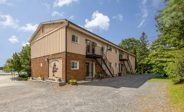 21 Prospect St #4, Parry Sound 2
