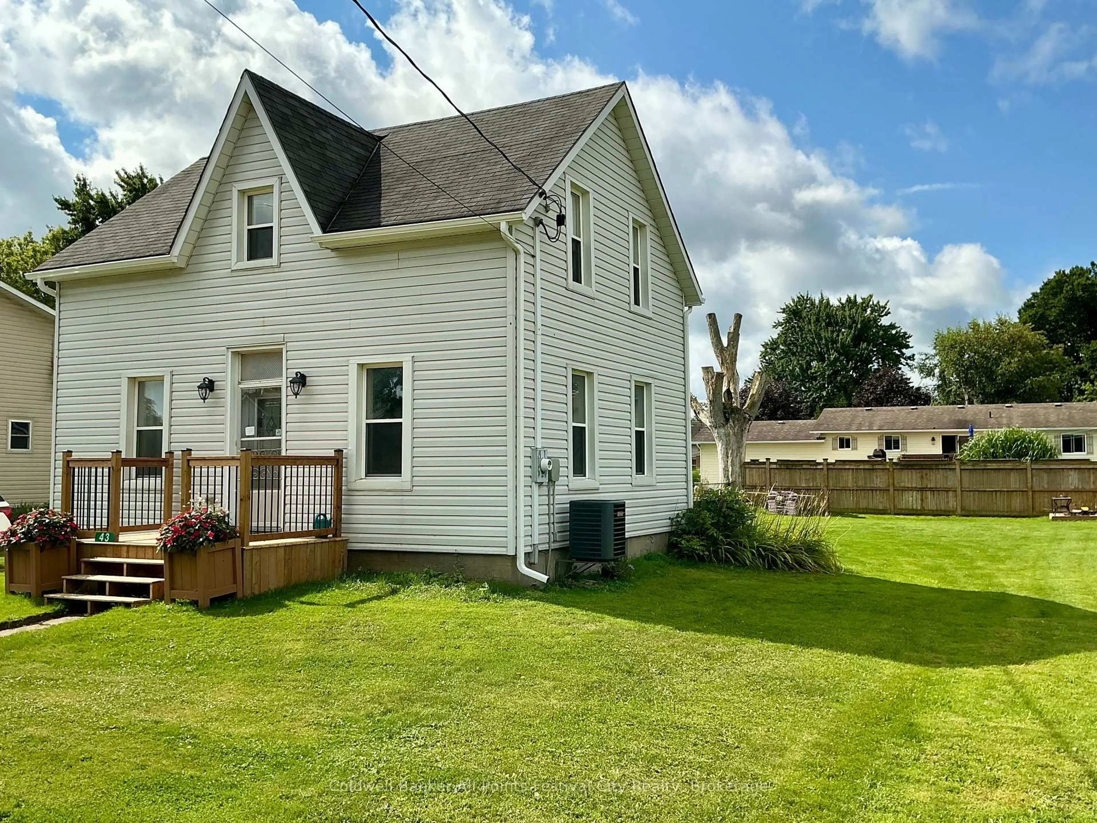 Unknown for 43 Maddison St, West Perth Ontario N0K 1P0