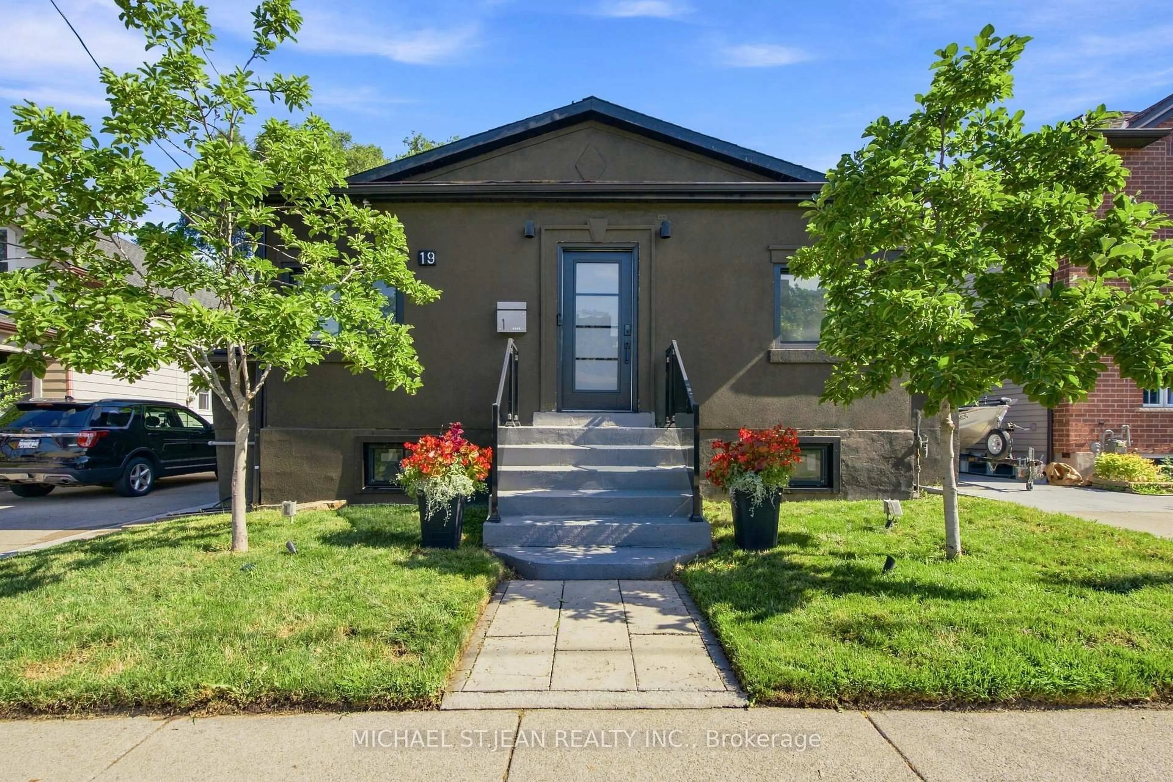 Unknown for 19 Grove St, Hamilton Ontario L8N 1P4