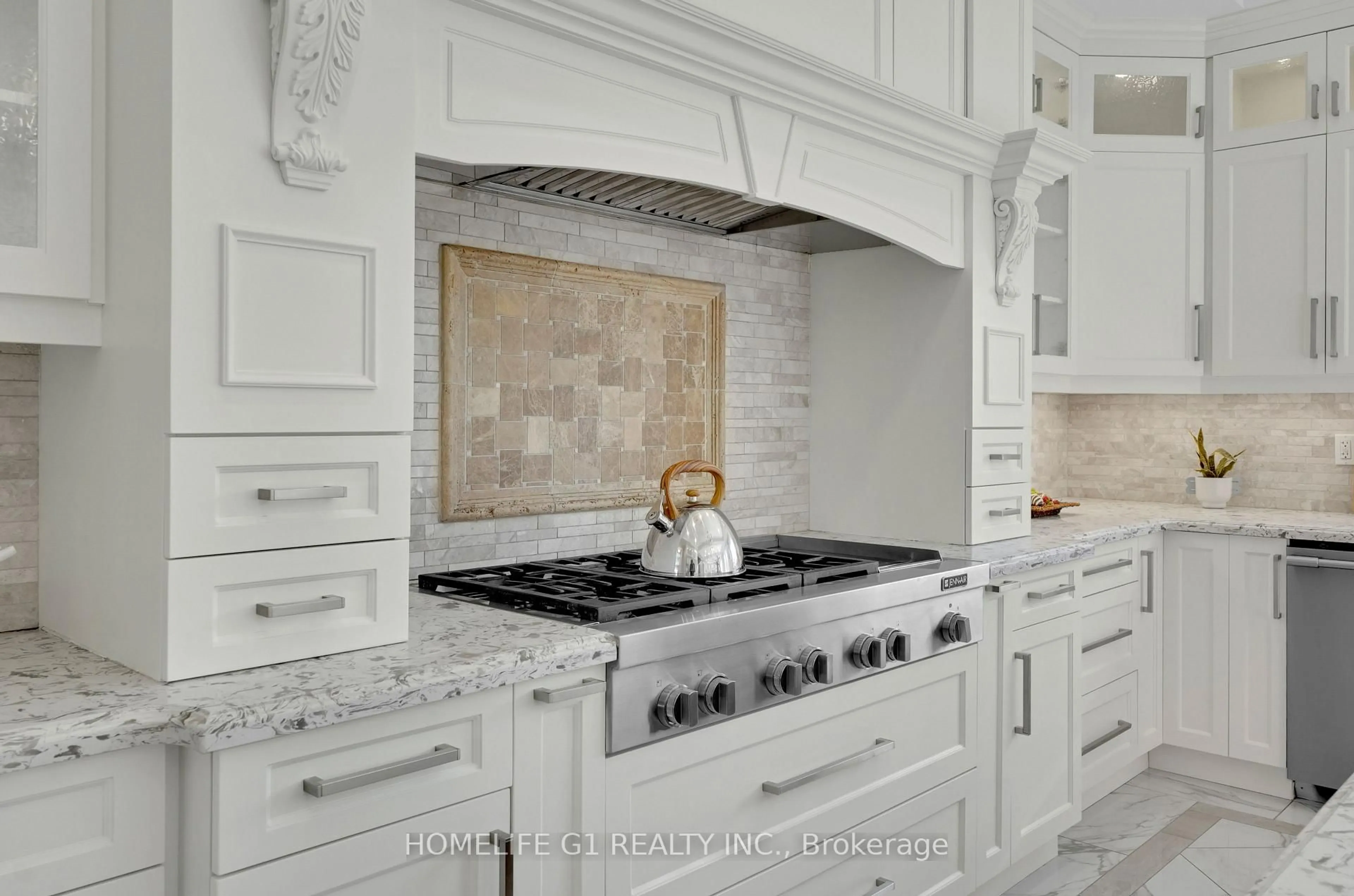 Contemporary kitchen, ceramic/tile floor for 7 Riesling Crt, Hamilton Ontario L8G 0B4