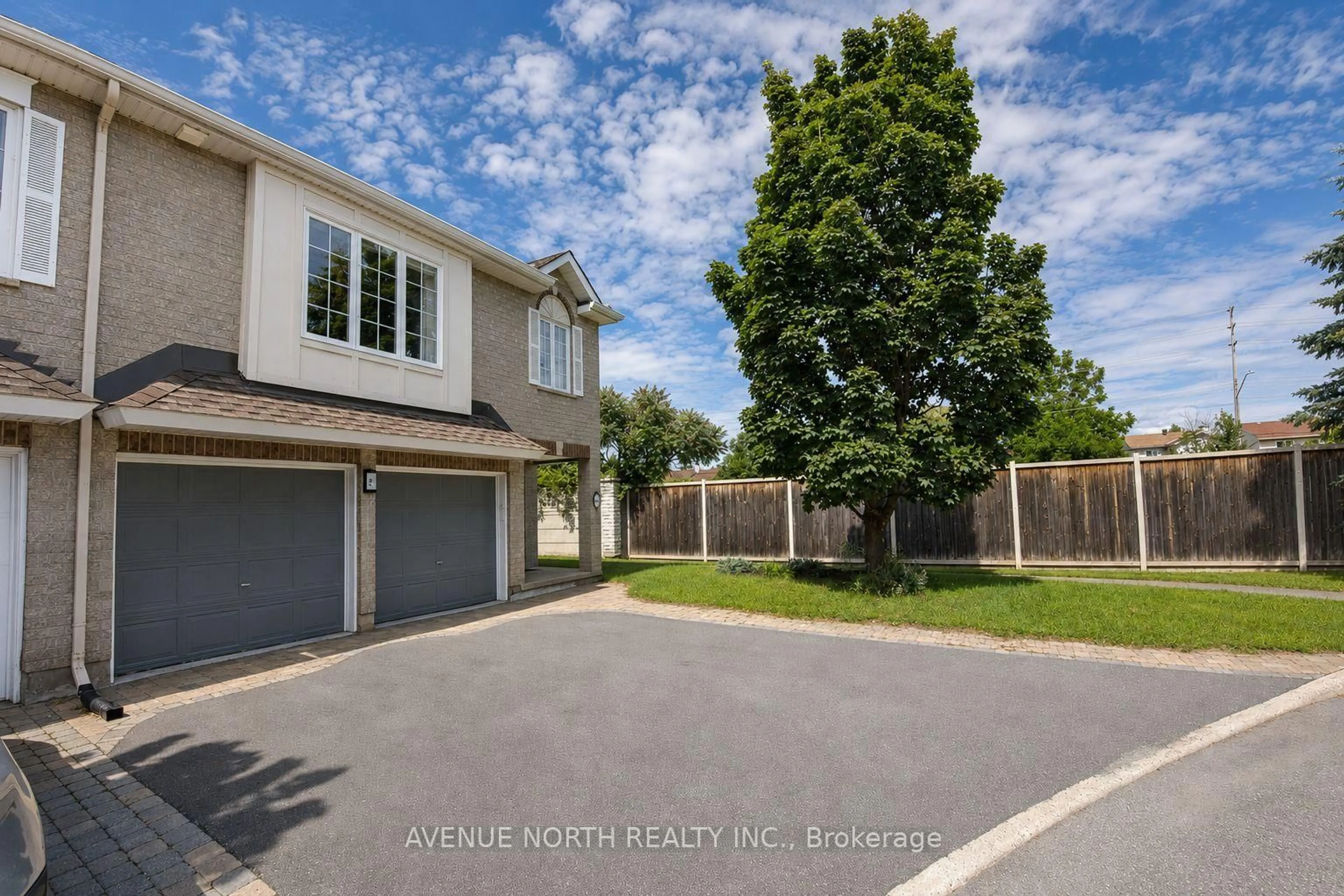 A pic from outside/outdoor area/front of a property/back of a property/a pic from drone, unknown for 141 GLADEVIEW Private, Ottawa Ontario K1T 4C4