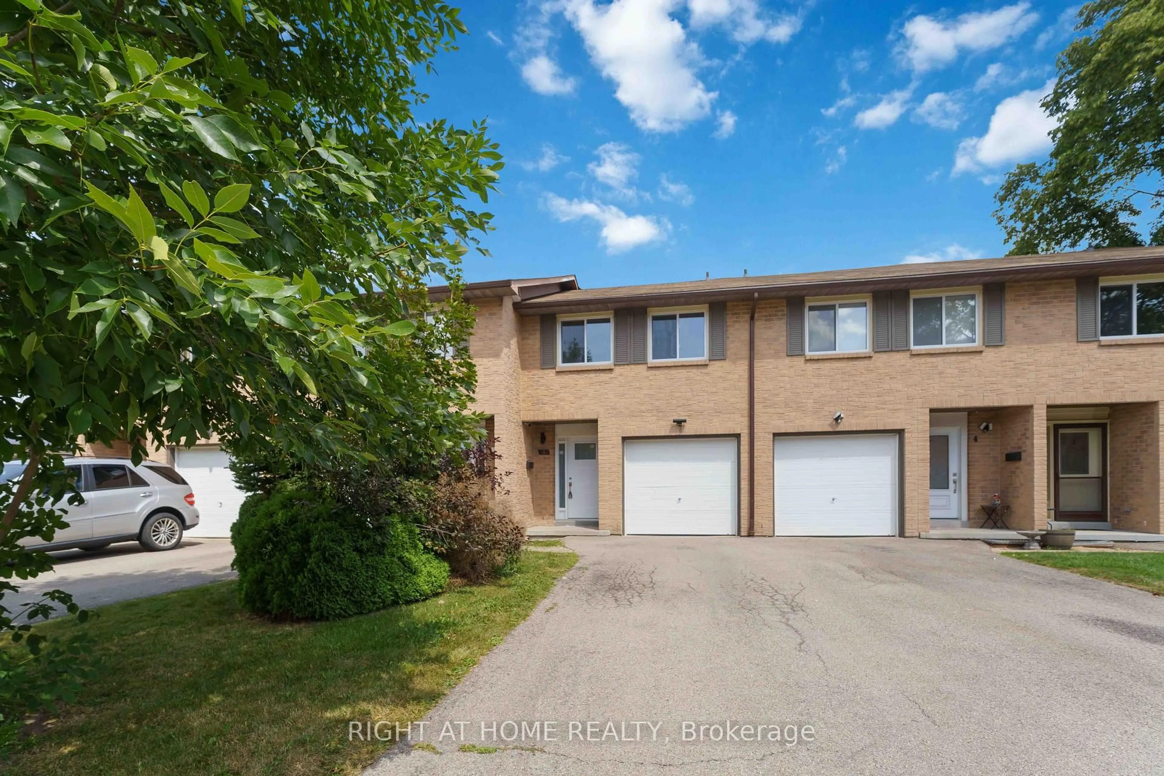 A pic from outside/outdoor area/front of a property/back of a property/a pic from drone, street for 66 Summercrest Dr #3, Hamilton Ontario L8K 6M6