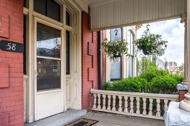 58 Wellington St, Hamilton 4