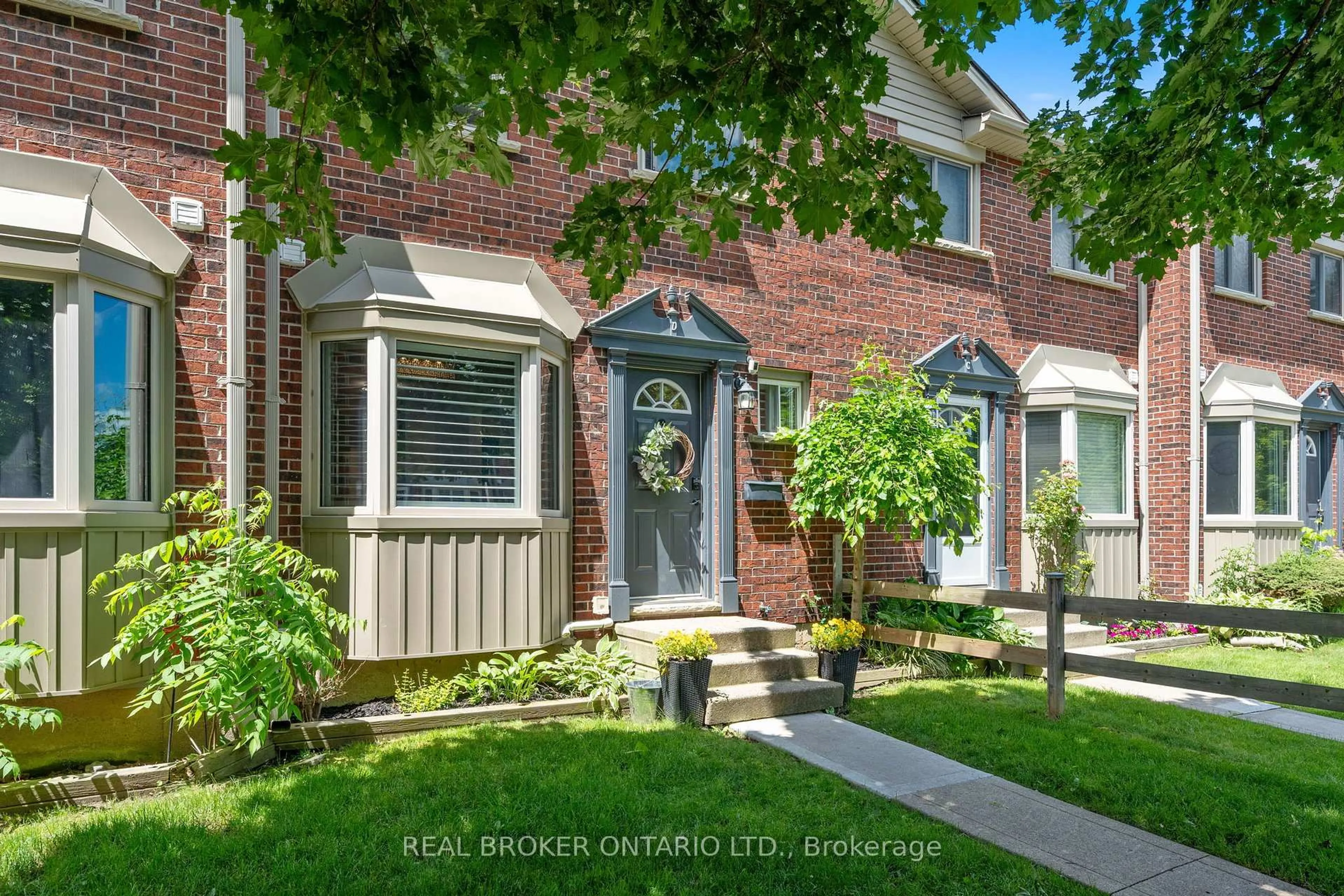 Home with brick exterior material, street for 149 Brantwood Park Rd #D, Brantford Ontario N3P 1X9