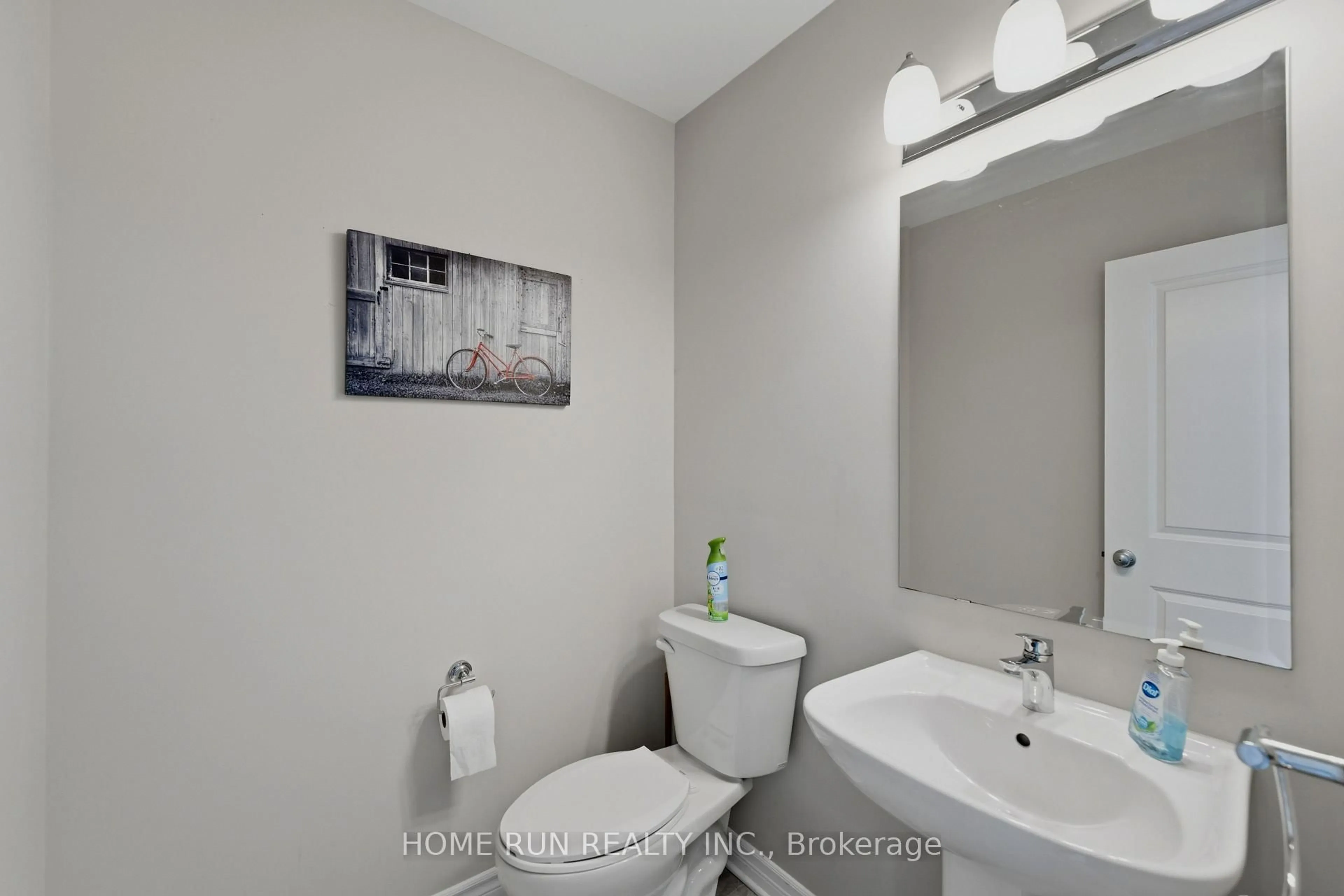 Standard bathroom, ceramic/tile floor for 42 CLONFADDA Terr, Ottawa Ontario K2J 6E9