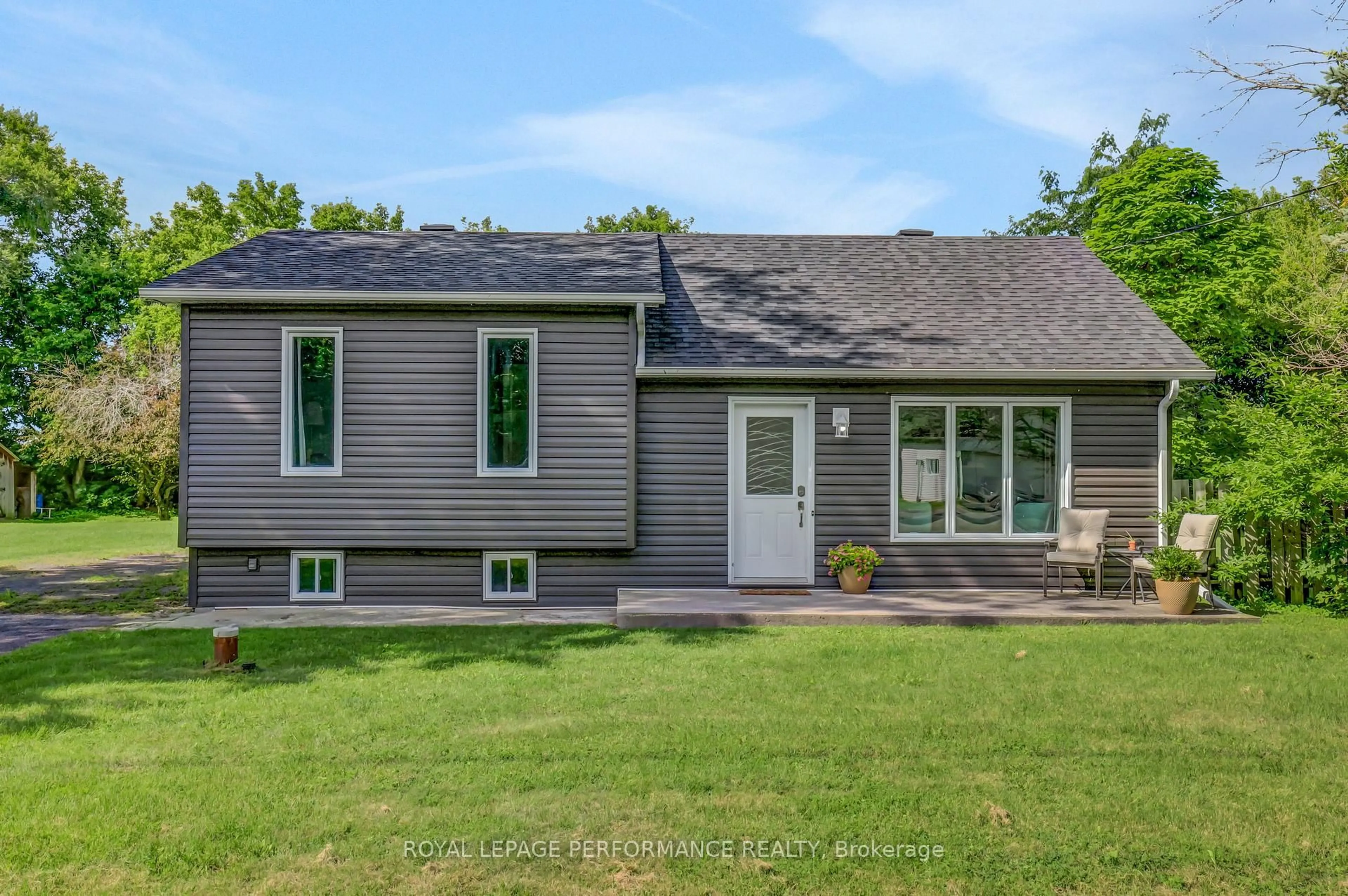 Home with vinyl exterior material, street for 11 Alyssa Cres, North Dundas Ontario K0A 2R0