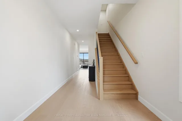 2326 Darwin Cres, London South 3