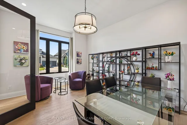 1704 Upper West Ave, London South 4