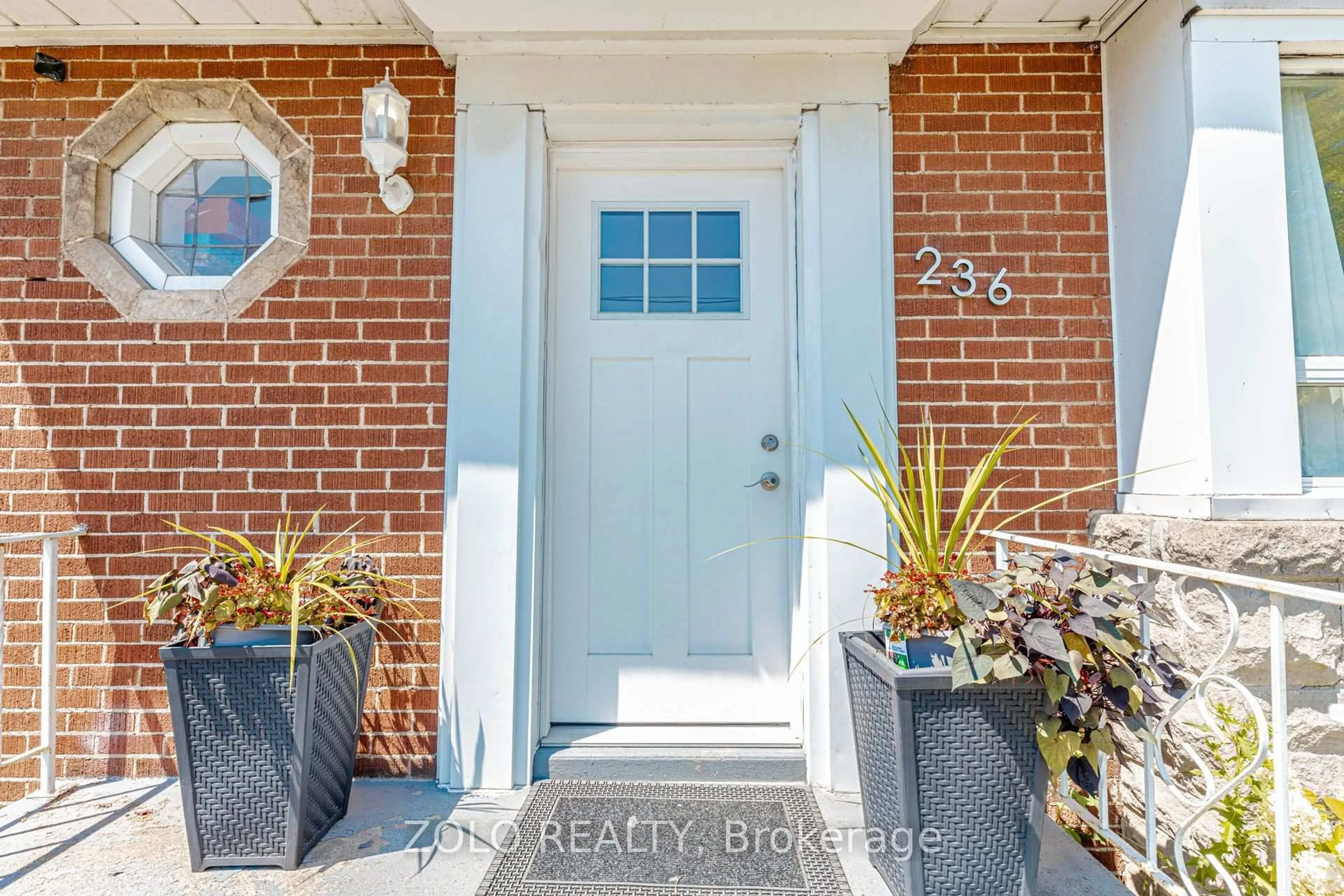 Indoor entryway for 236 Parkdale Ave, Hamilton Ontario L8K 3P6