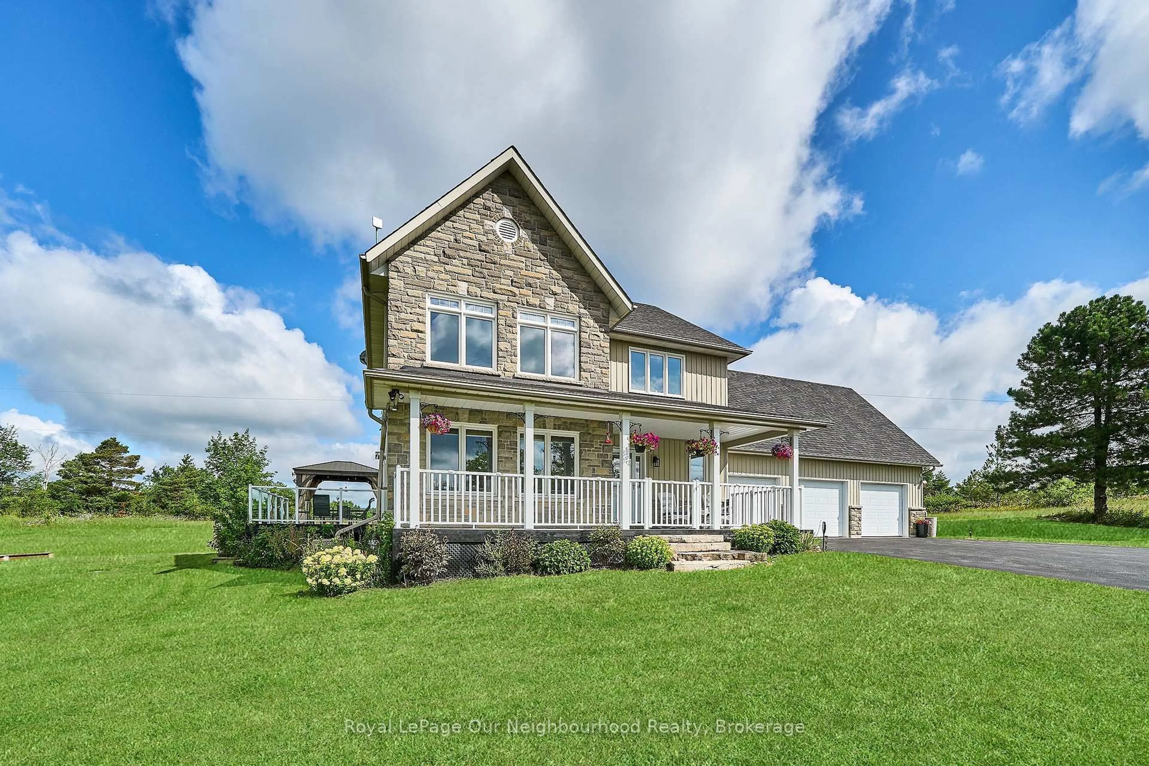 Home with vinyl exterior material, building for 2317 Hillview Dr, Cavan Monaghan Ontario L0A 1A0