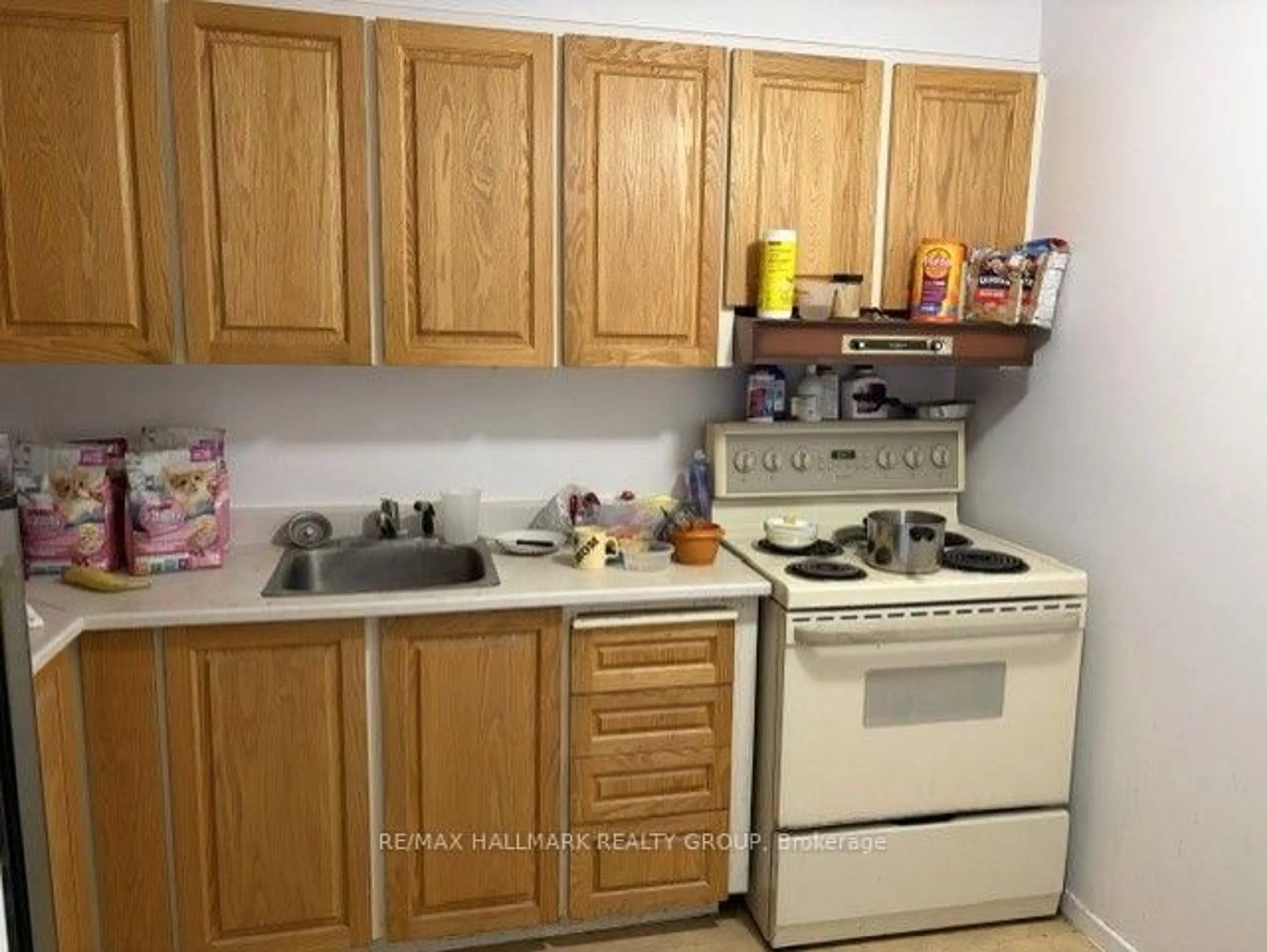Standard kitchen, unknown for 20 Chesterton Dr #419, Ottawa Ontario K2E 6Z7