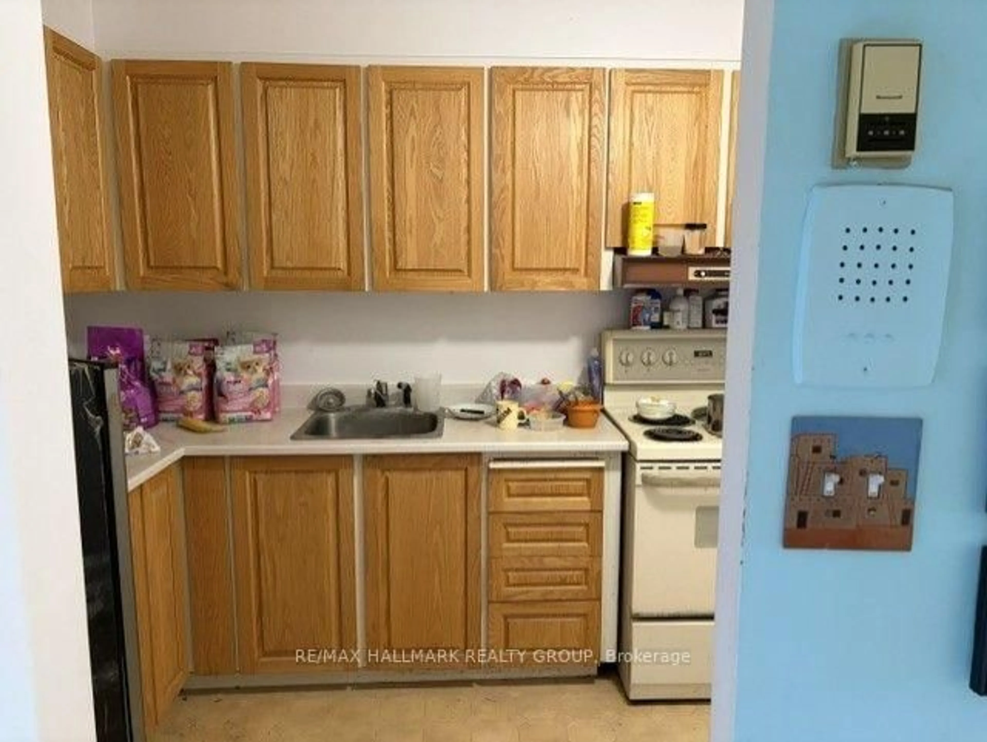 Standard kitchen, unknown for 20 Chesterton Dr #419, Ottawa Ontario K2E 6Z7