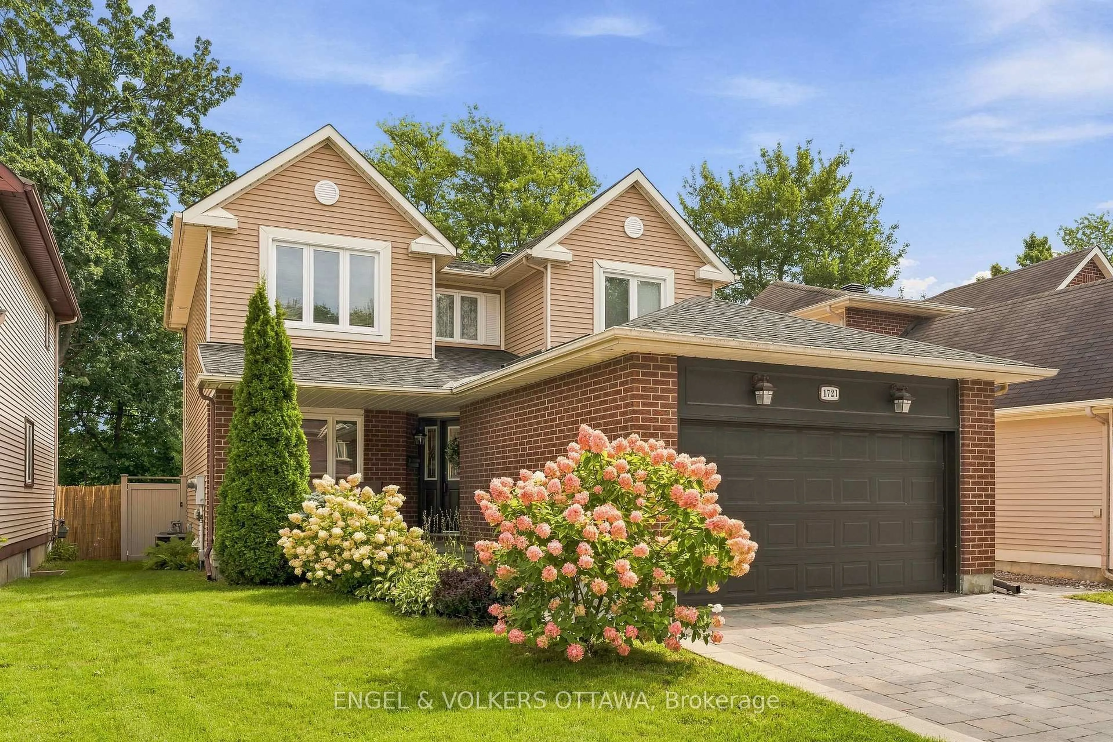 Home with brick exterior material, street for 1721 Hunter's Run Dr, Orleans Ontario K1C 6W2