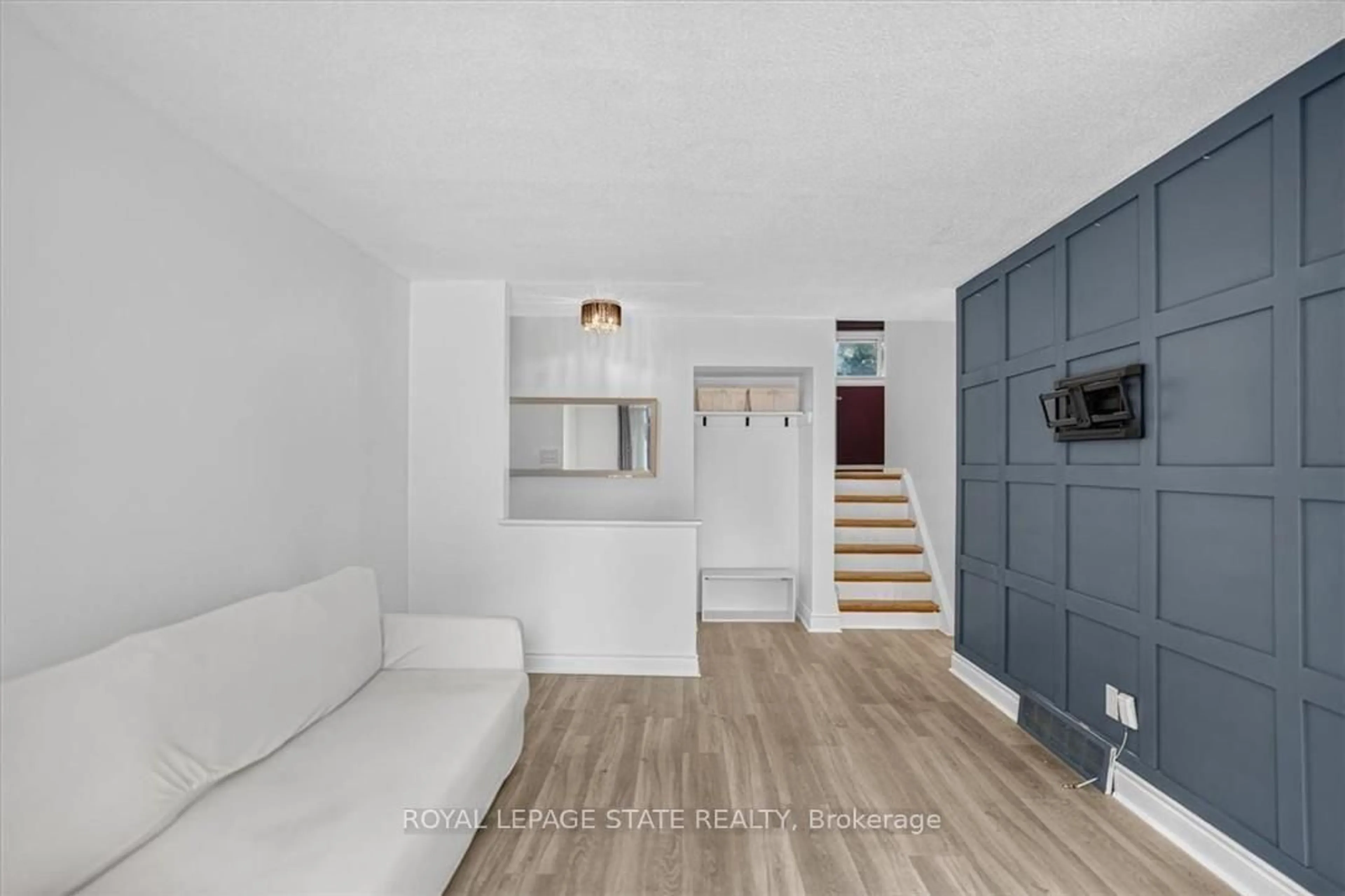 Unknown for 27 Gretna Crt, Hamilton Ontario L9C 4V1