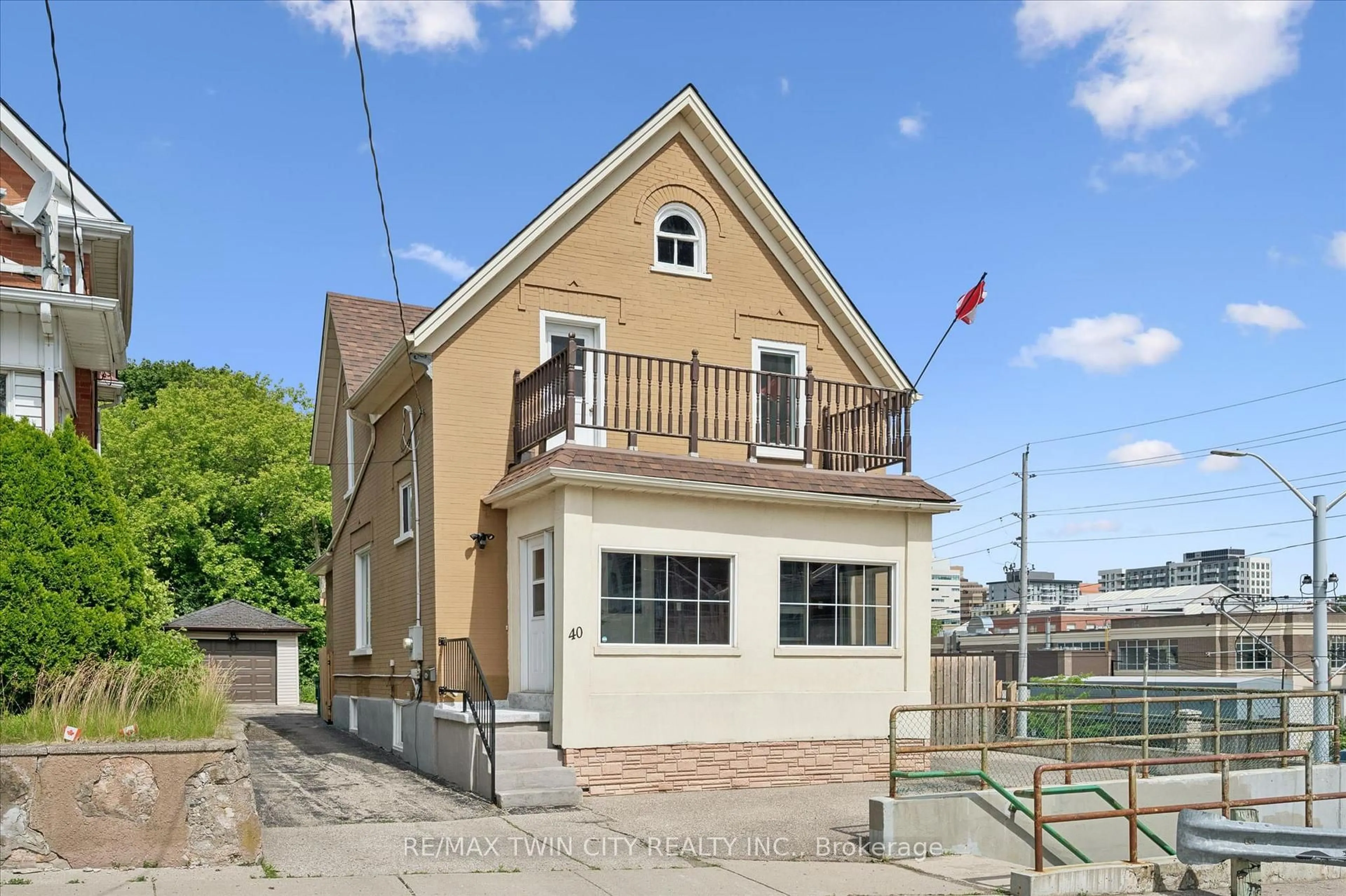 Unknown for 40 Madison Ave, Kitchener Ontario N2G 3M5