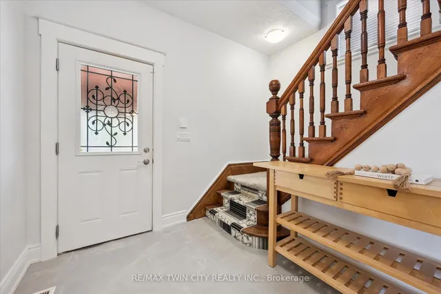 40 Madison Ave, Kitchener 4
