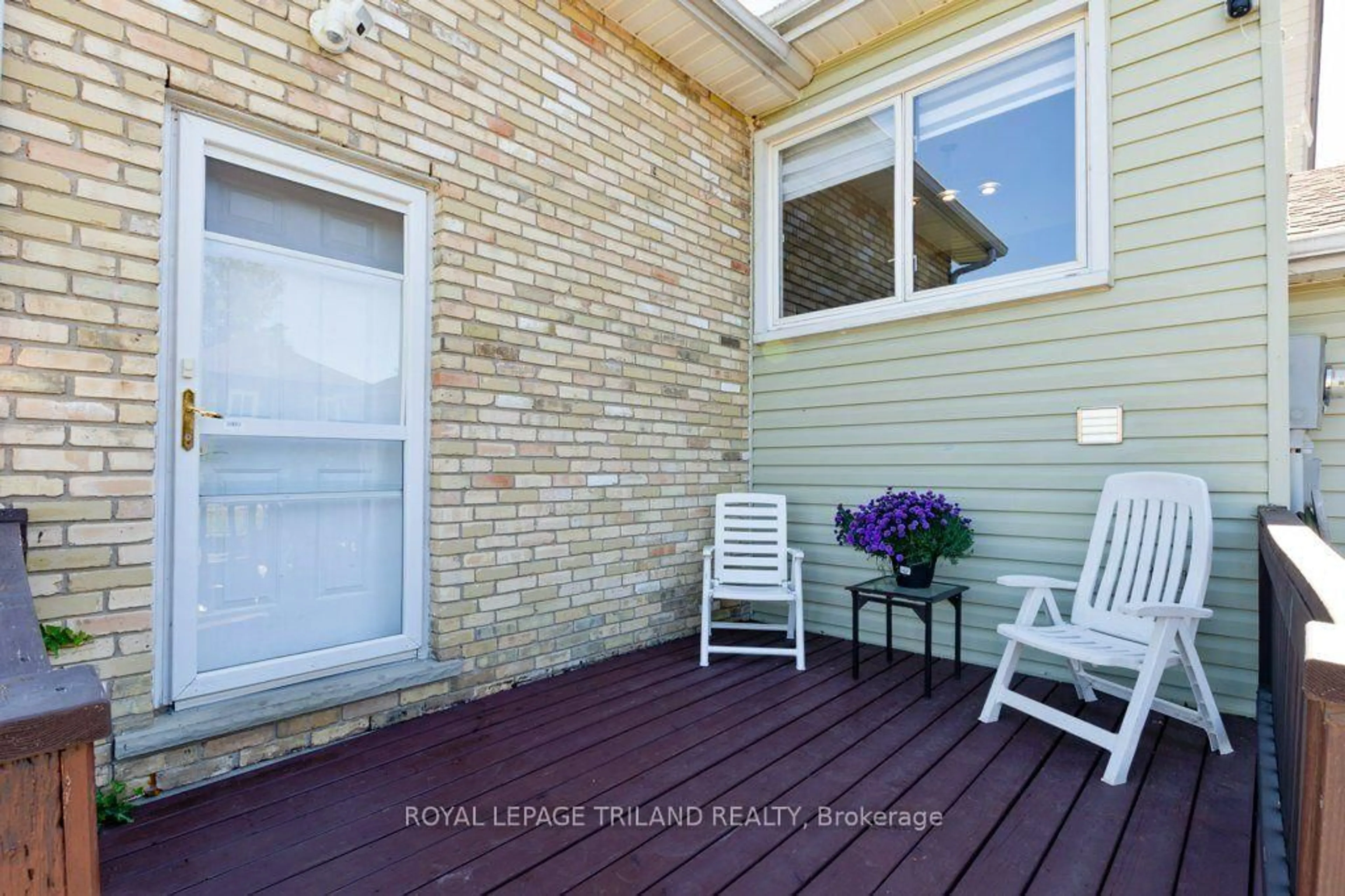 Patio, street for 6545 Jubilee Dr, Southwest Middlesex Ontario N0L 1T0