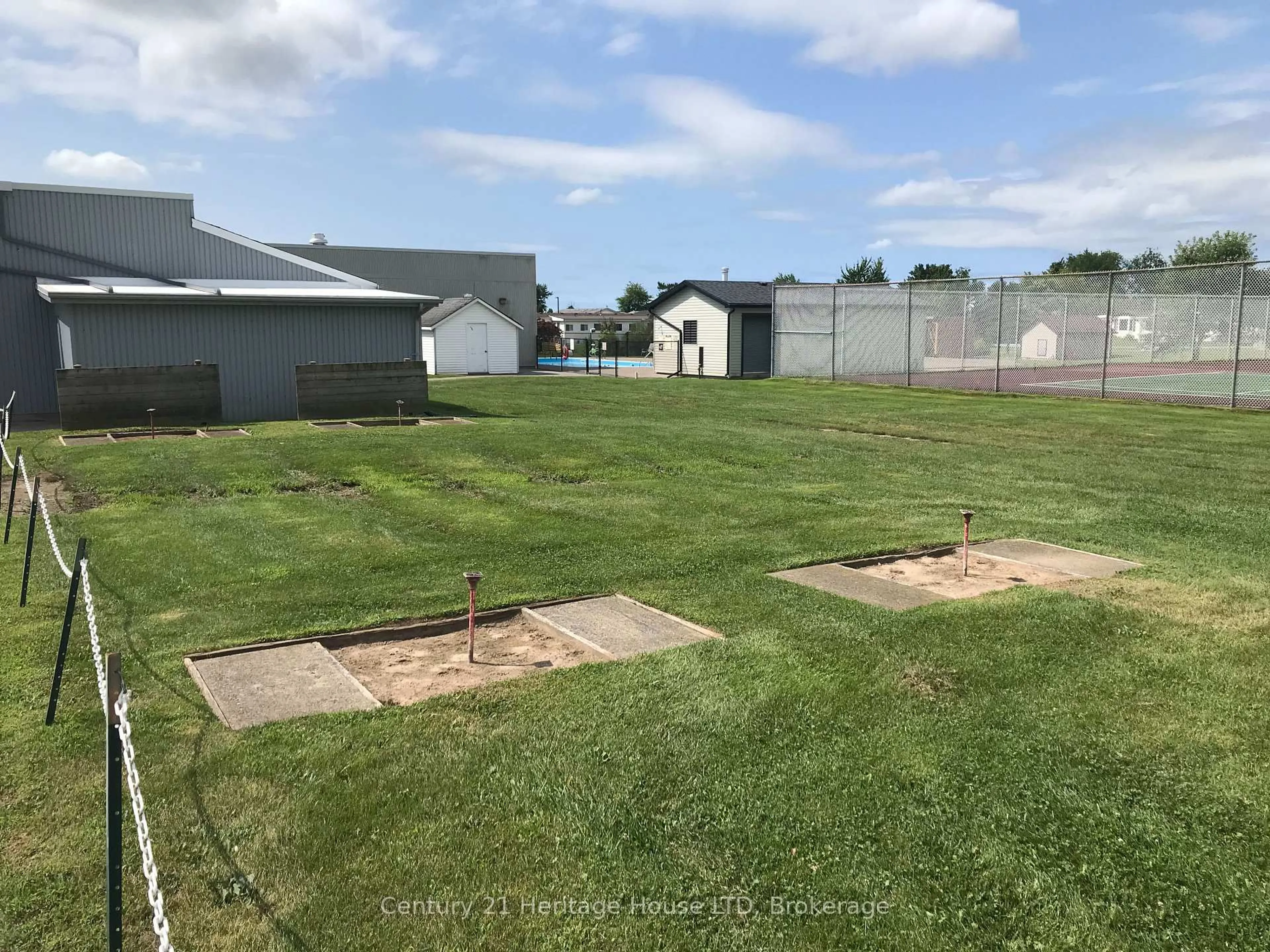A pic from outside/outdoor area/front of a property/back of a property/a pic from drone, unknown for 3033 Townline Rd #66, Fort Erie Ontario L0S 1S0
