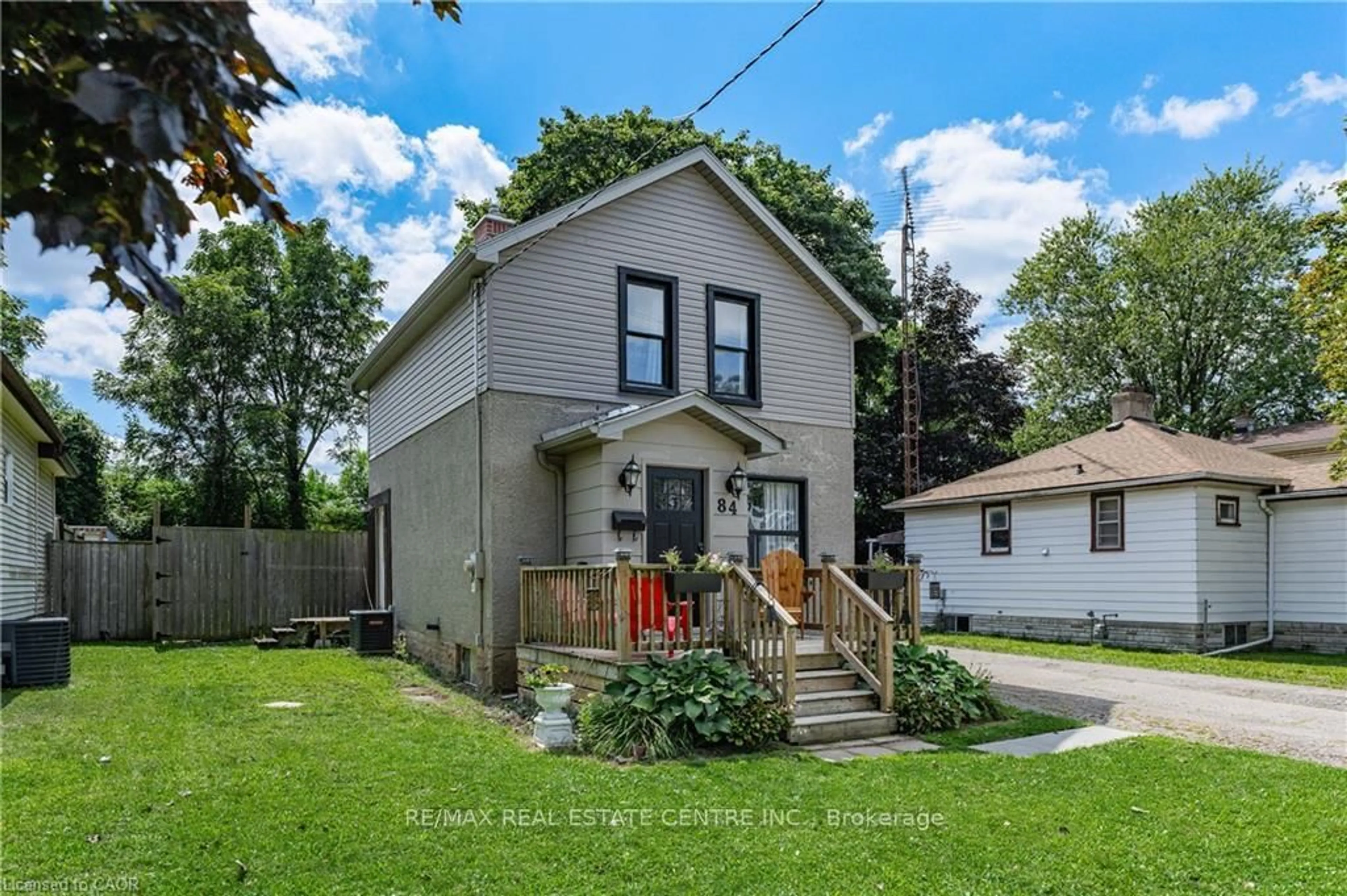 Home with vinyl exterior material, street for 84 Norfolk Ave, Cambridge Ontario N1R 3T9