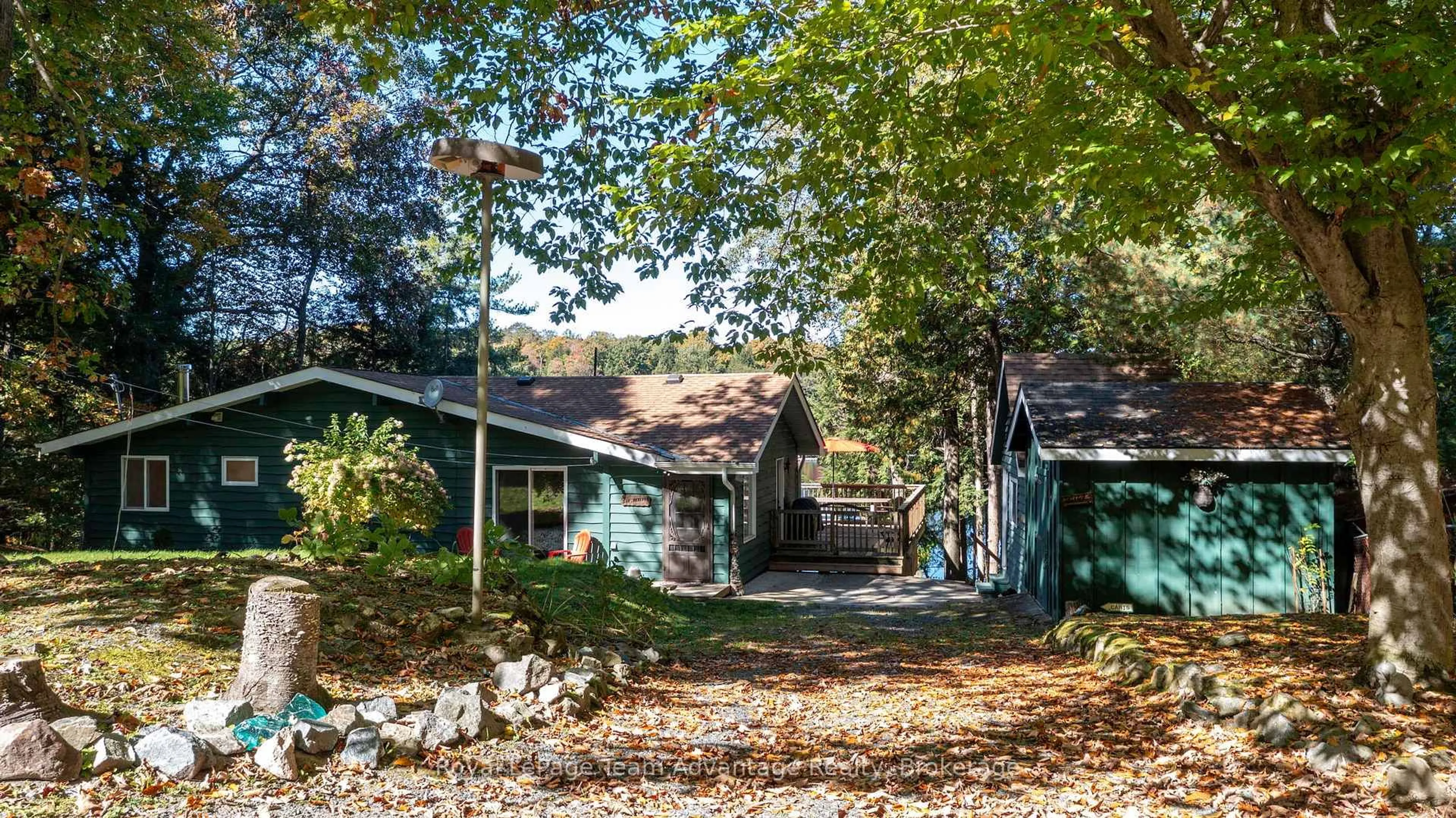 A pic from outside/outdoor area/front of a property/back of a property/a pic from drone, street for 8 Firefly Way, Seguin Ontario P2A 2W8