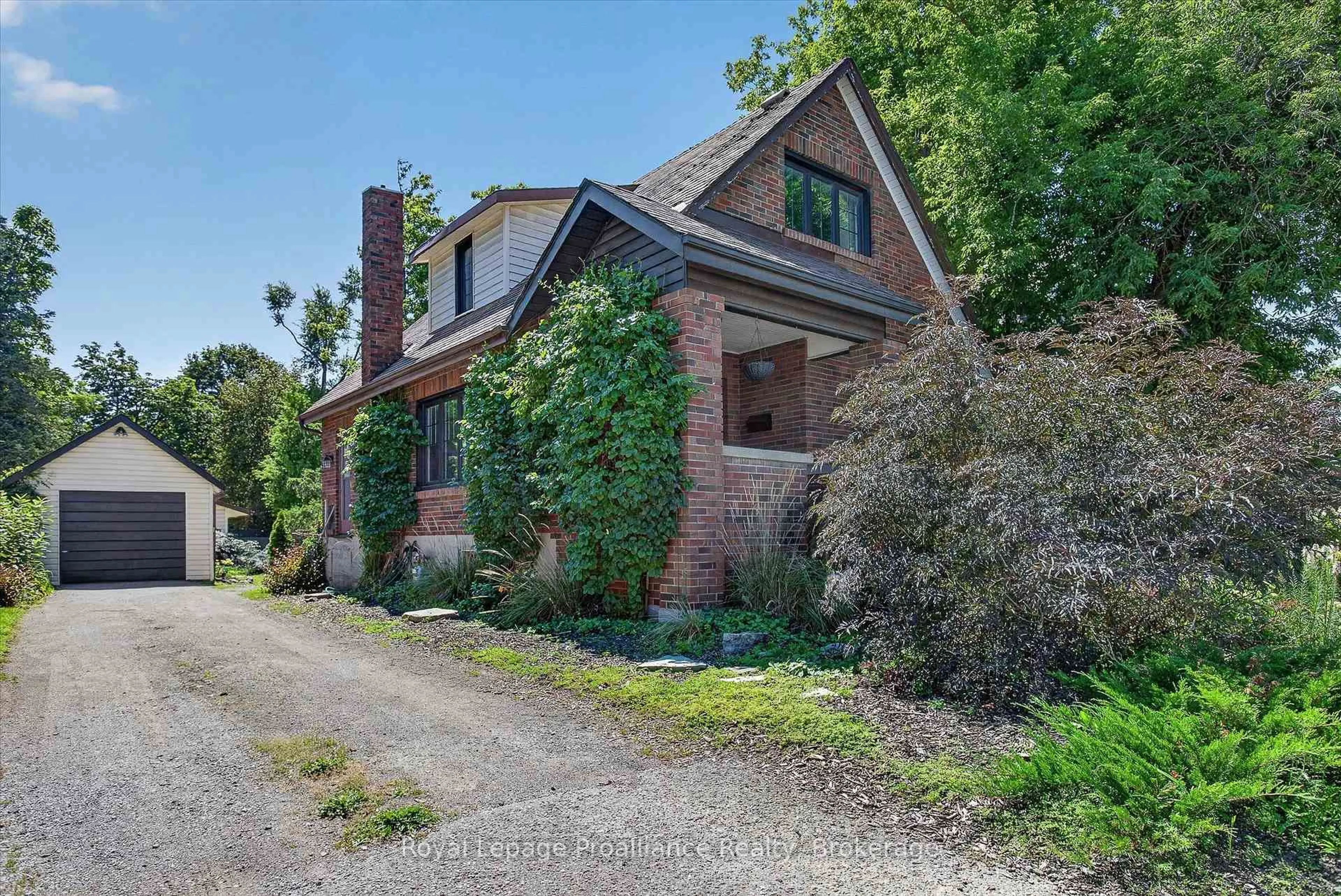 Home with brick exterior material, street for 71 Lansdowne St, Peterborough Ontario K9J 1Y2