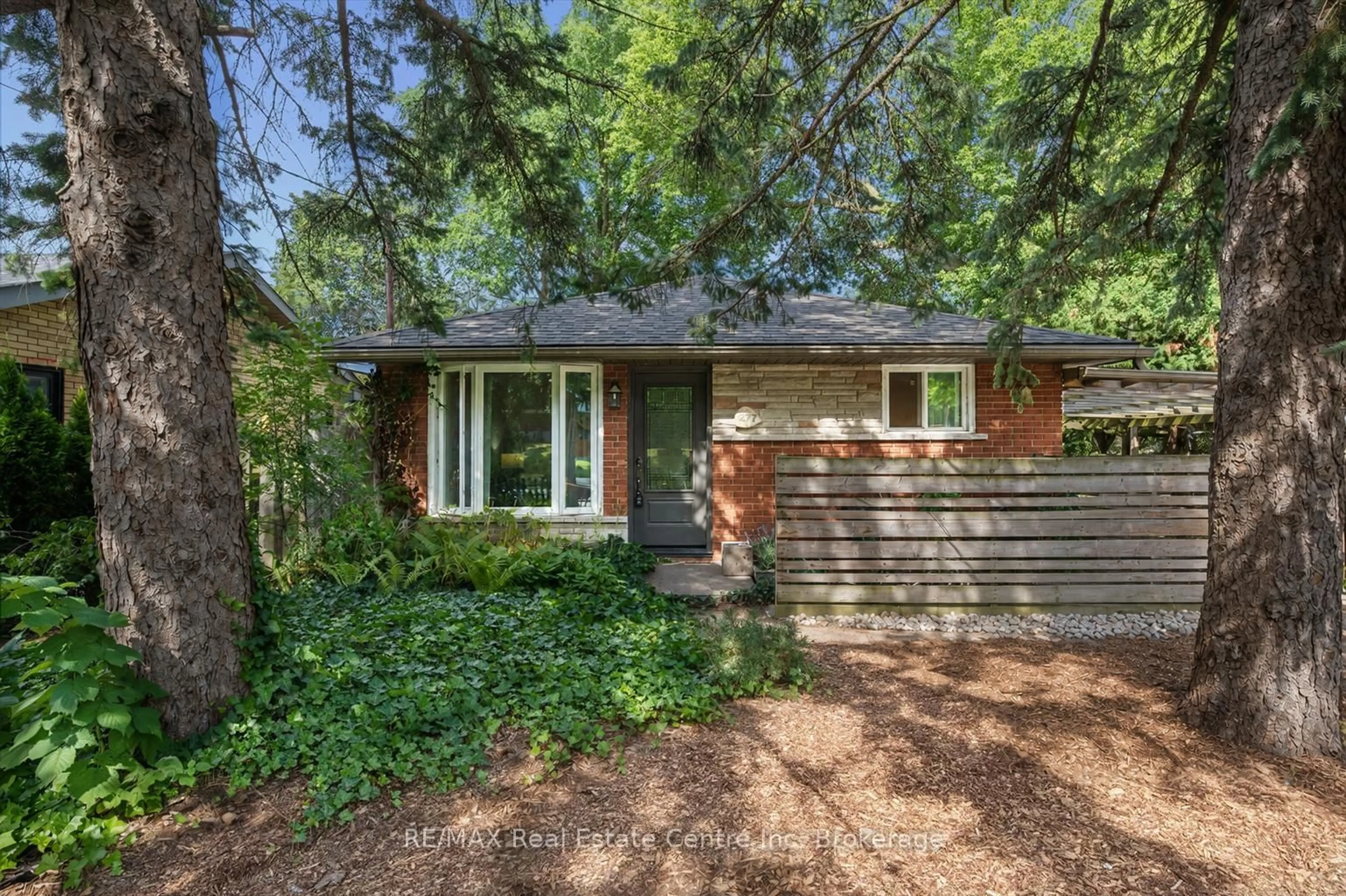 Home with brick exterior material, unknown for 277 KATHLEEN St, Guelph Ontario N1H 4Y7