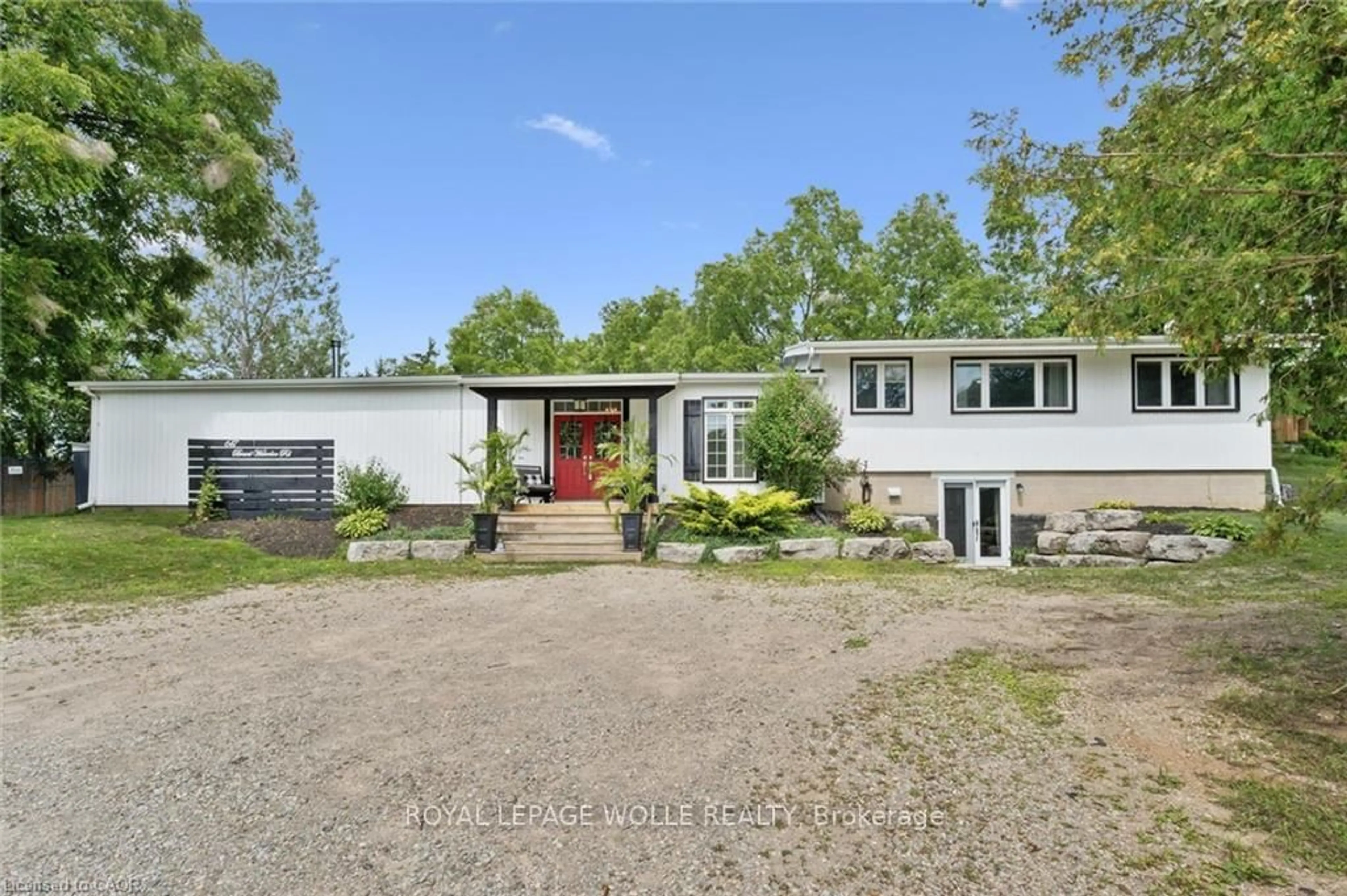A pic from outside/outdoor area/front of a property/back of a property/a pic from drone, street for 647 Brant Waterloo Rd, North Dumfries Ontario N0B 1E0